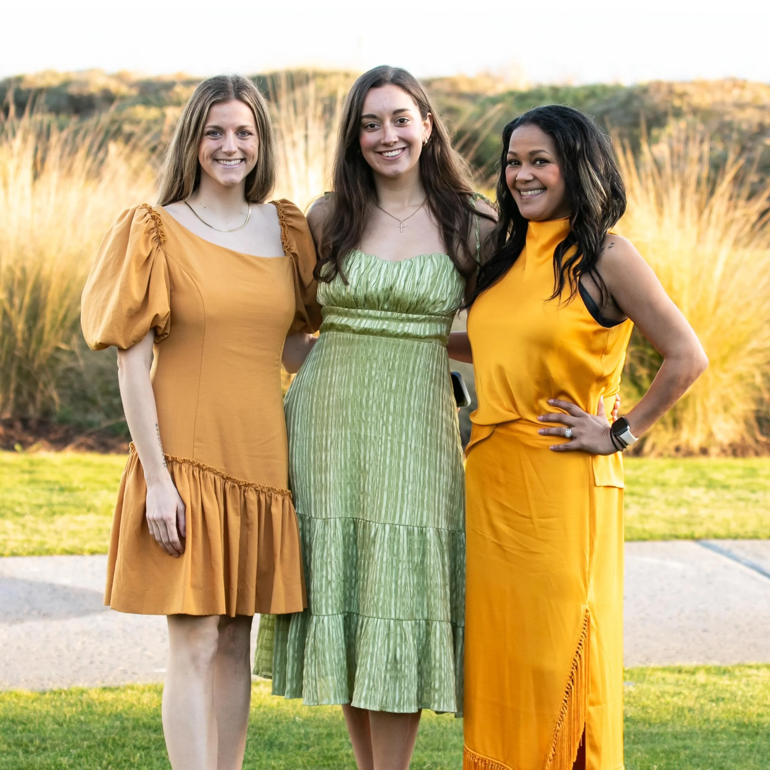 Night one with @simplicitygroupholdings on Kiawah Island! 🍾 Custom champagne bottles to ring in the week! 

Photo: @tumblestonphoto 
Artists: @paintedbysloan @artby_kelseyrae @jeleatanicole