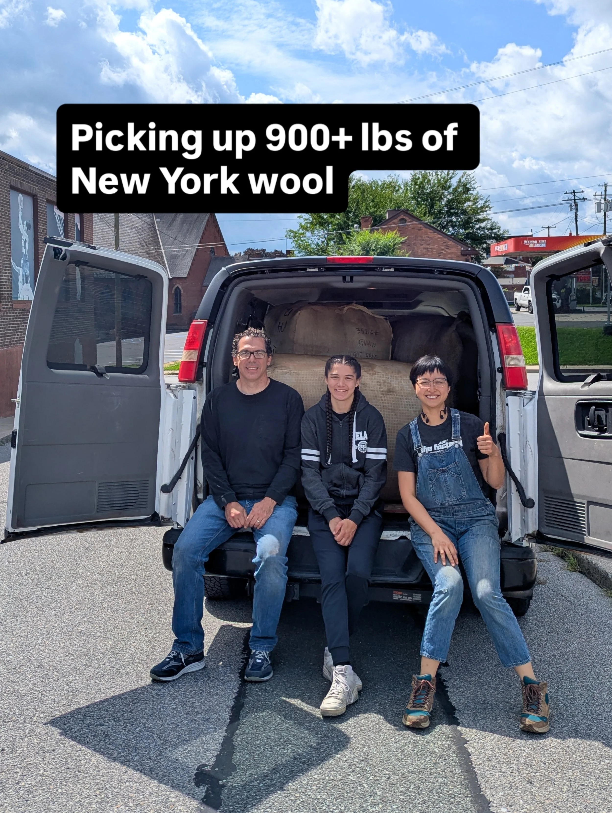 ✨ Over 900 lbs of natural-colored New York wool made its next move! 🤩

Last week, Tom and Fran from @gvwoolworks came to the Hudson Valley Textile Project to pick up over 900 lbs of natural colored wool, all sourced and sorted by the Northeast Fiber