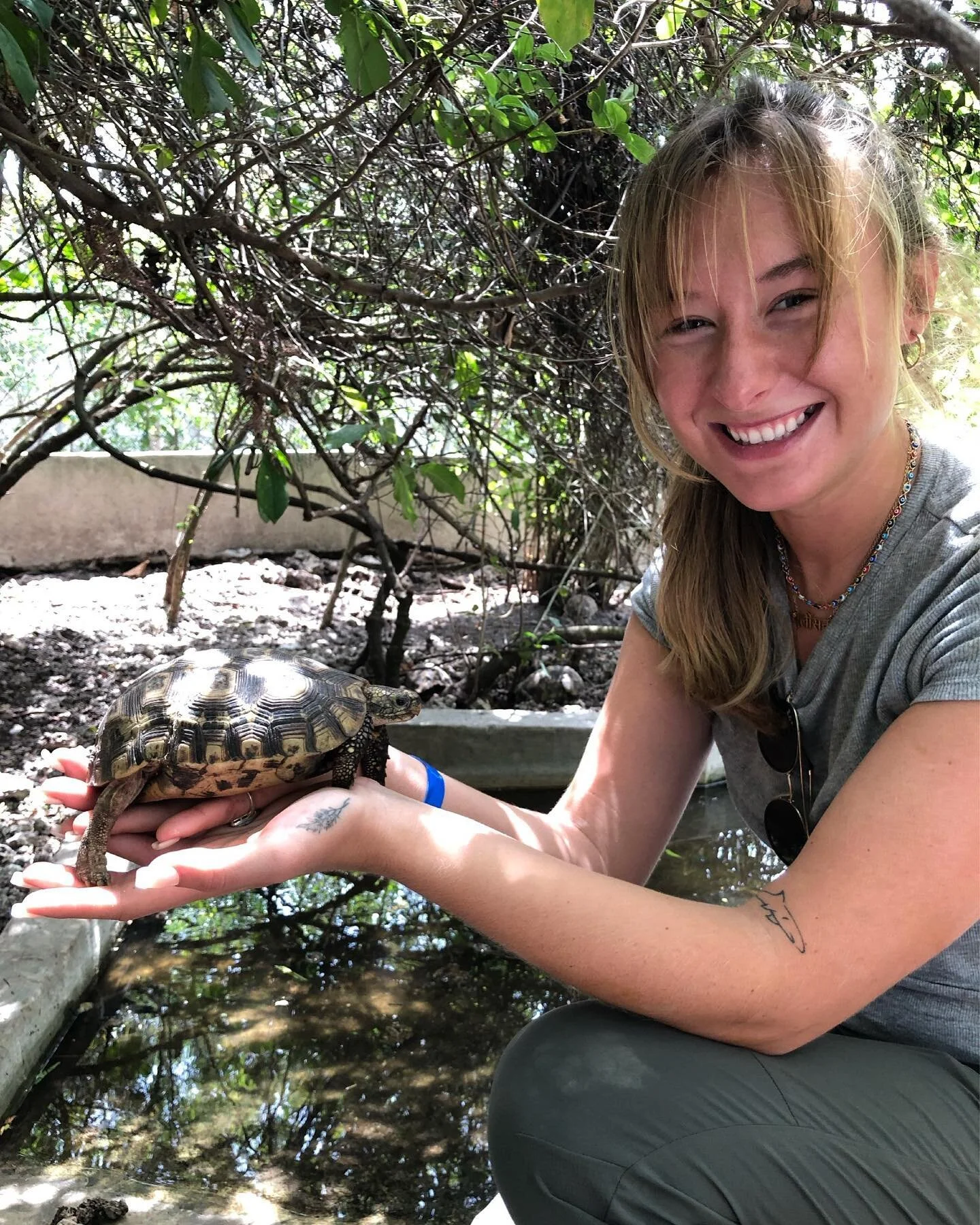 ~Snapping~ some shots with the locals 🐢🐢🐢