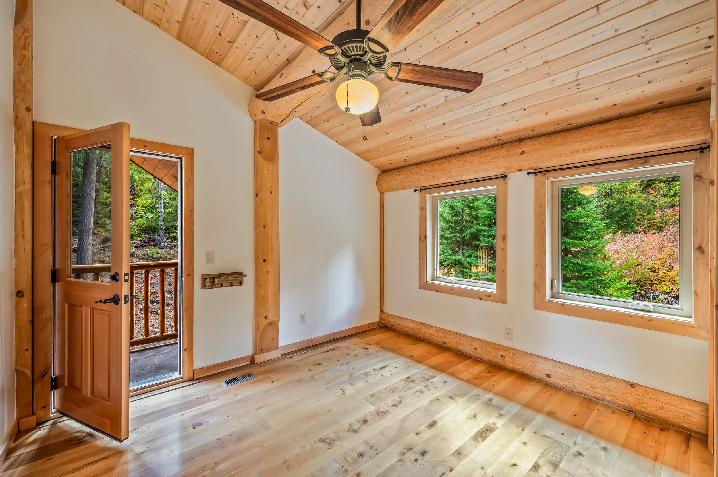 304_Dr_Bob_Creek_Rd_Leavenworth_Interior_Claridge_Media_Photos-35.jpg