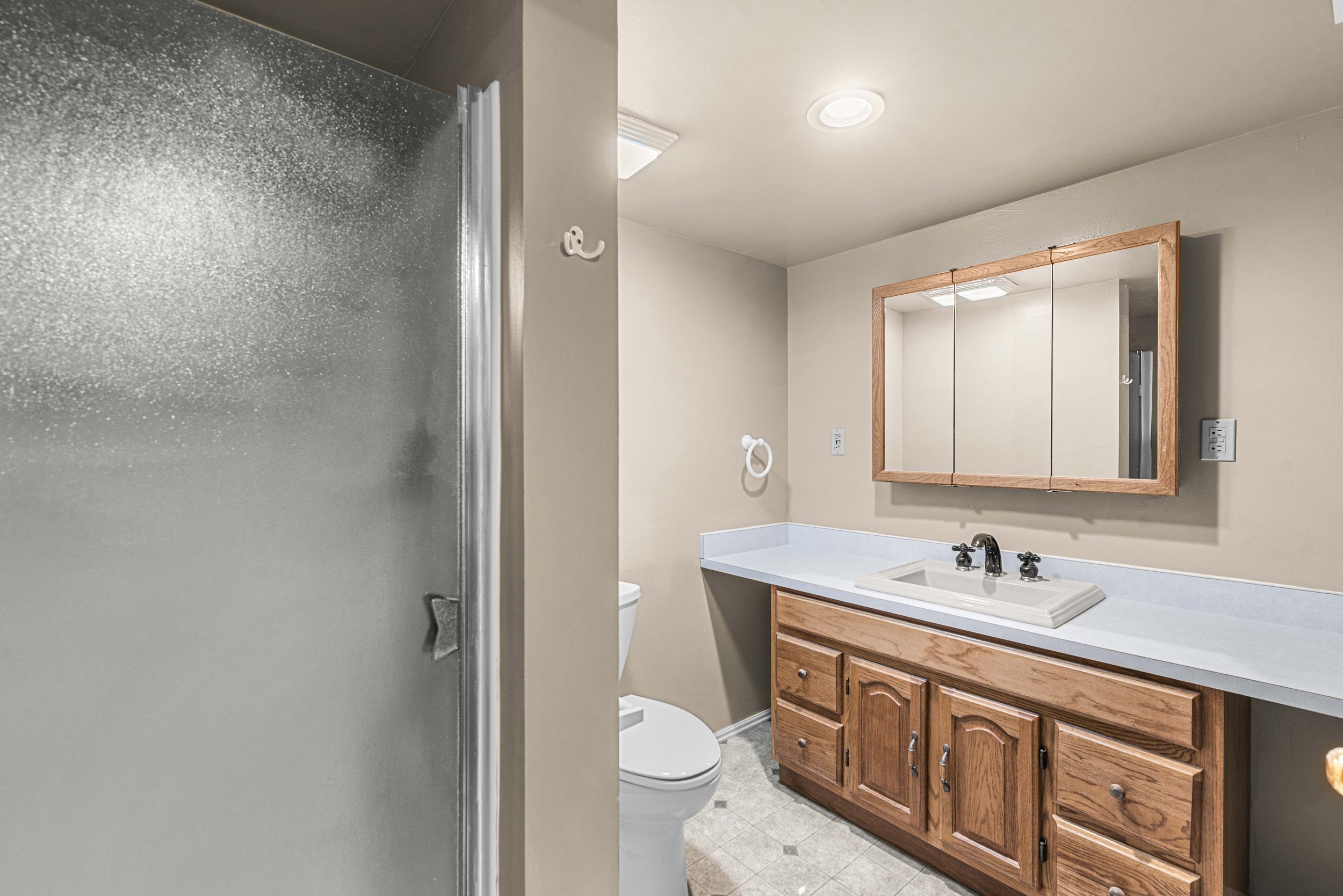 basement bath.jpg