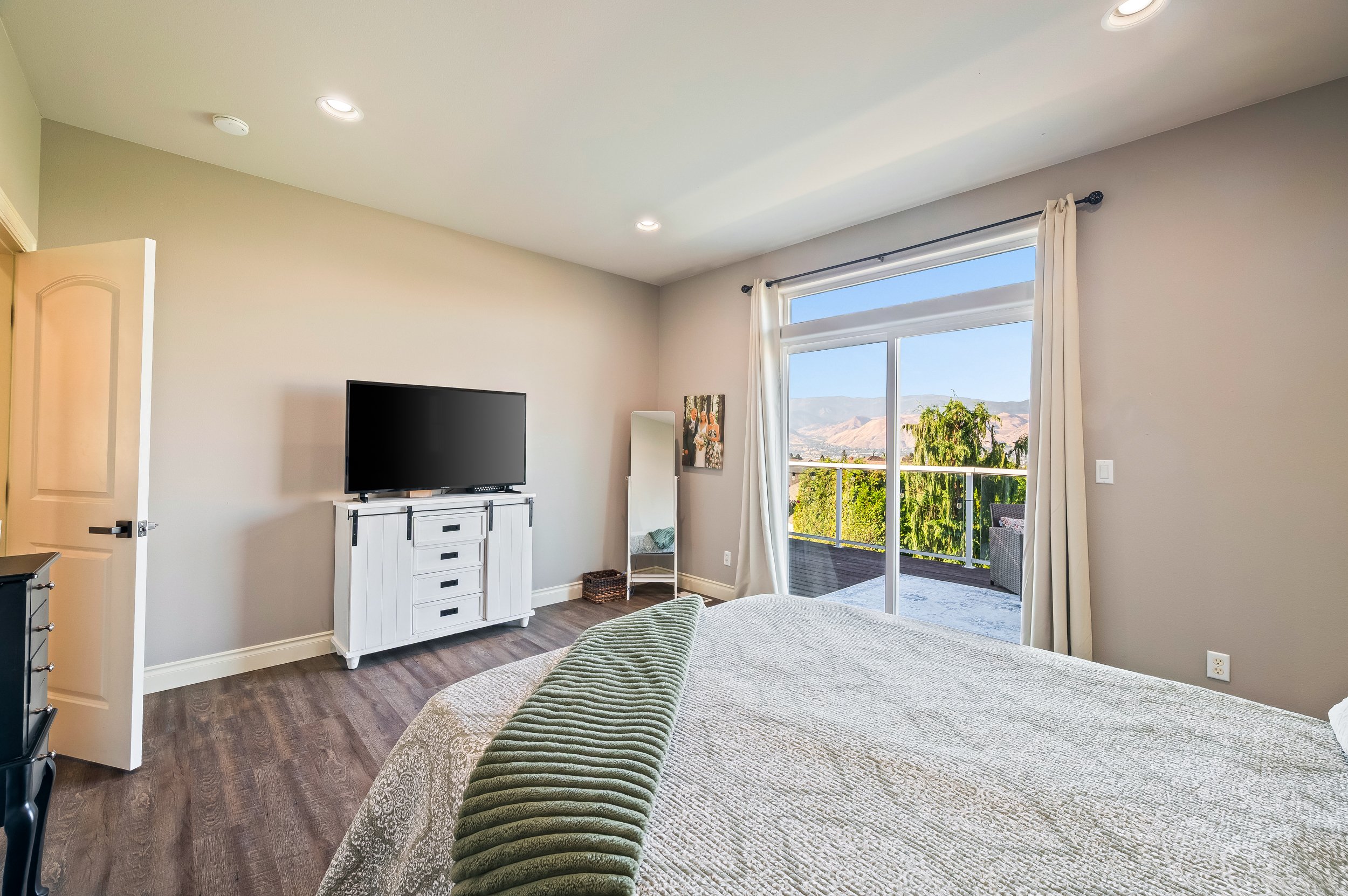 824_Briarwood_Terr_East_Wenatchee_DayClaridge Media-3.jpg