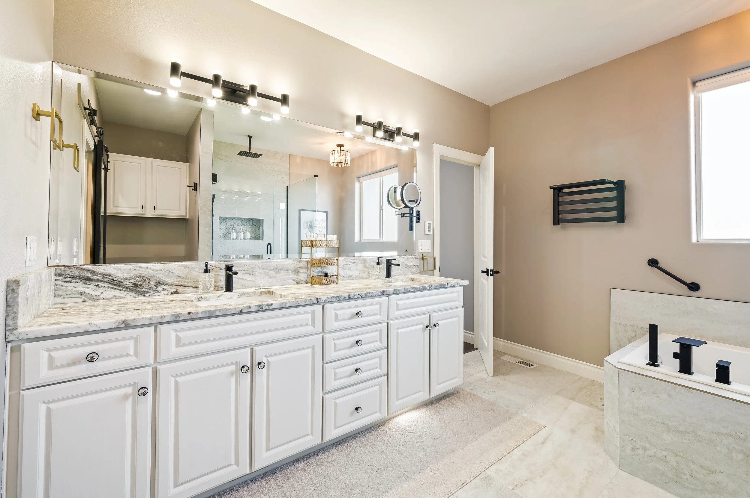 824_Briarwood_Terr_East_Wenatchee_DayClaridge Media-6.jpg