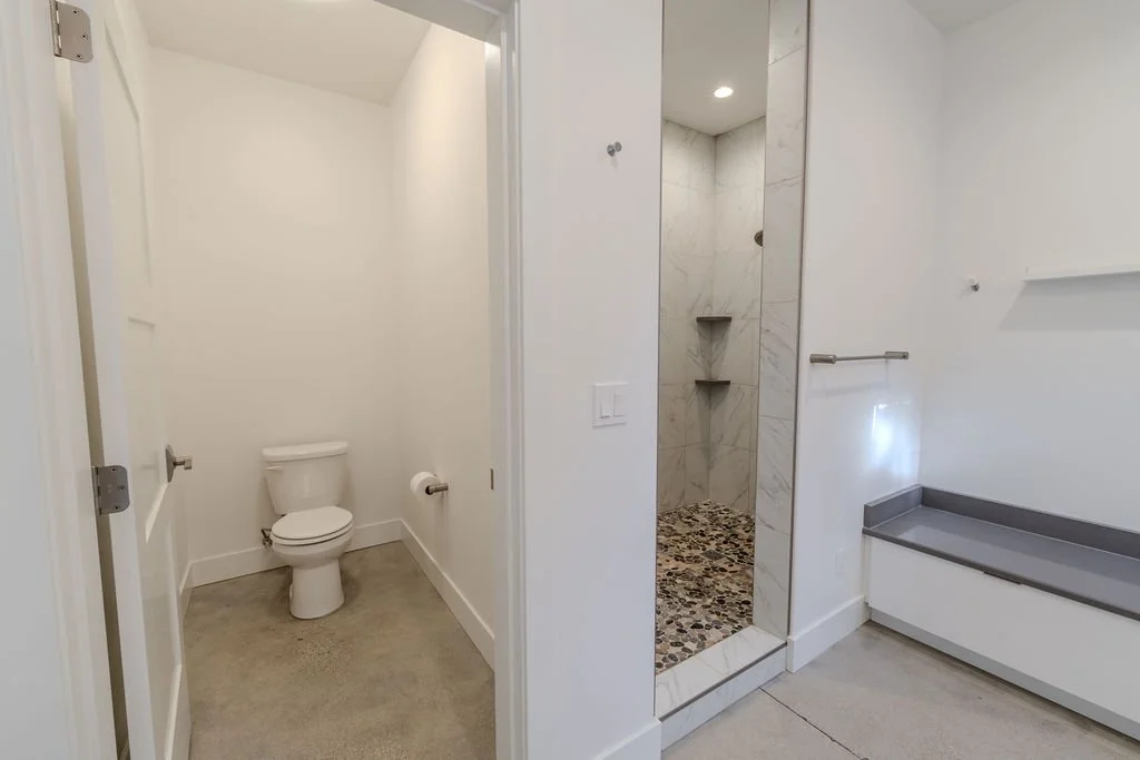 primary bath 3.jpg