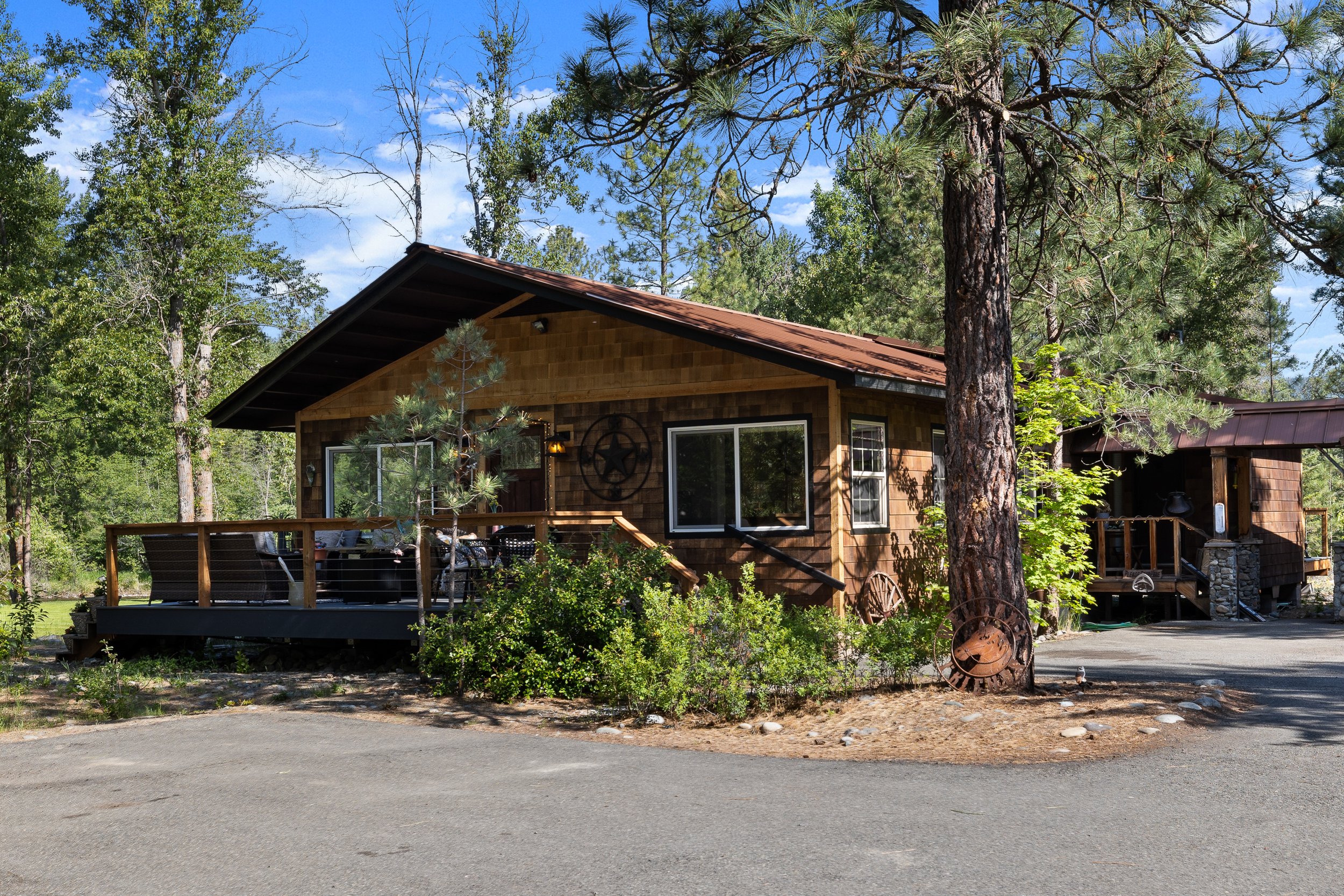 exterior 3.jpg