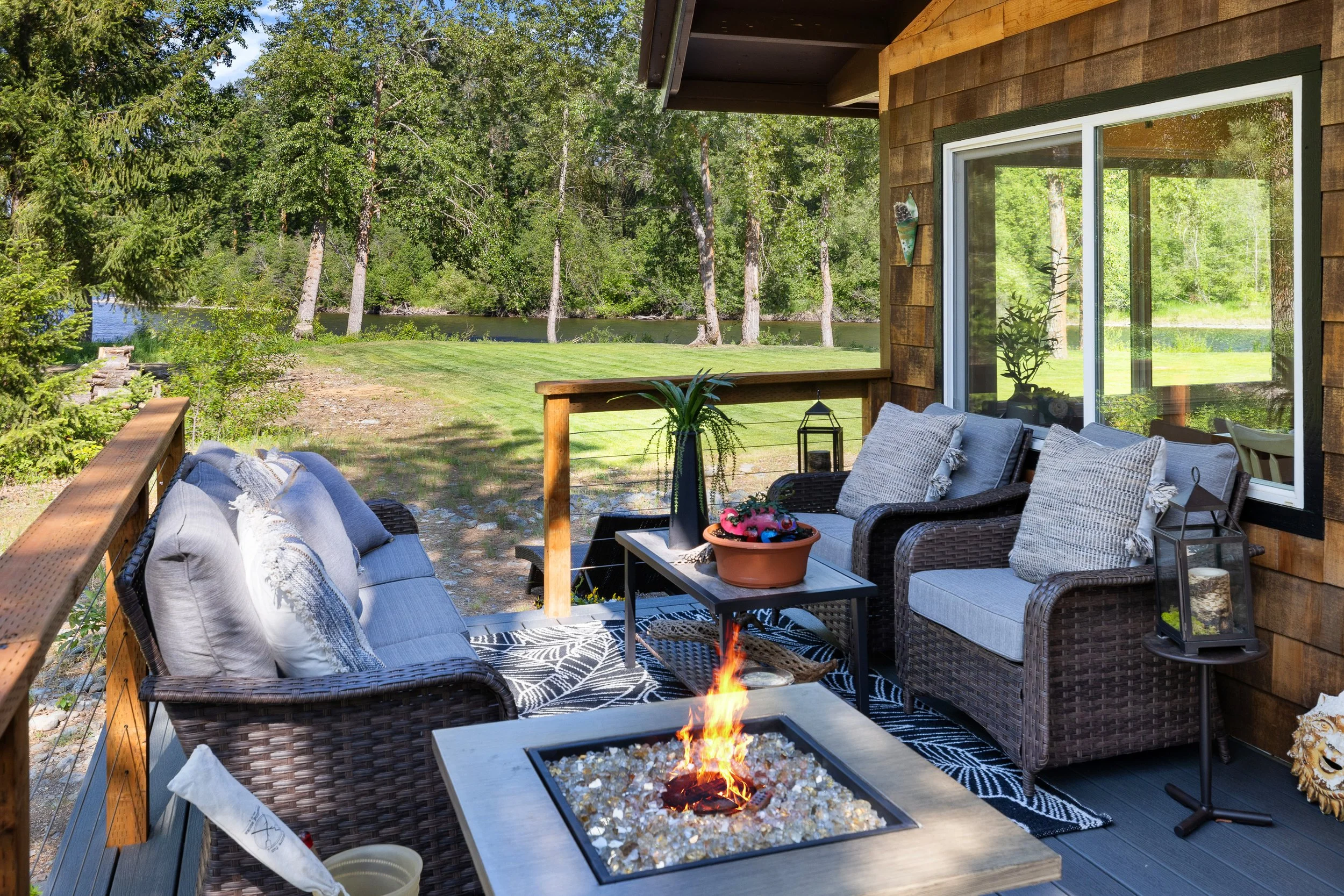 front patio 3.jpg