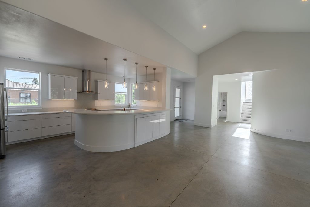 kitchen living room 1.jpg