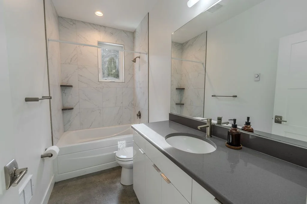 hall bath.jpg
