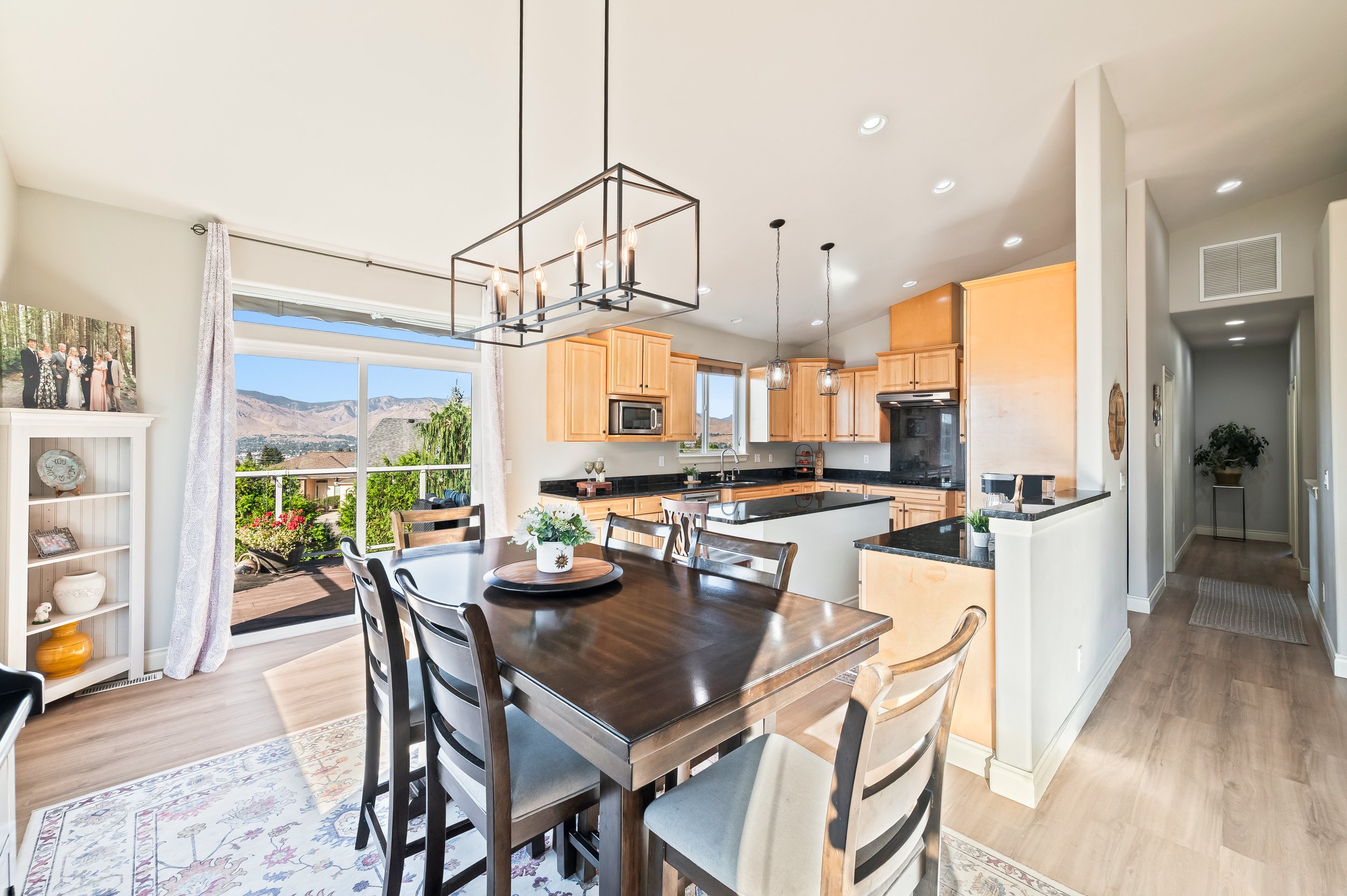 824_Briarwood_Terr_East_Wenatchee_DayClaridge Media-31.jpg