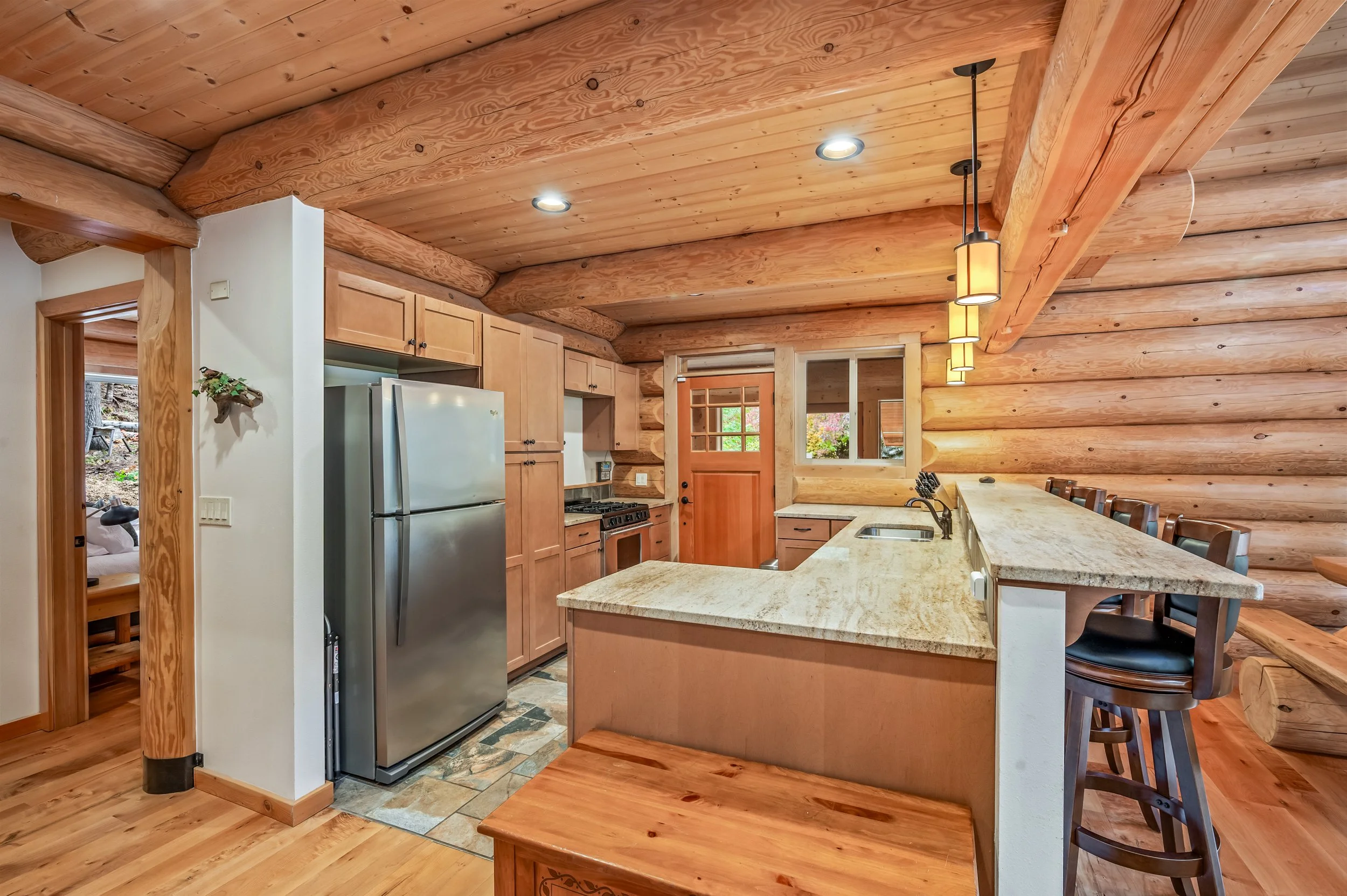 304_Dr_Bob_Creek_Rd_Leavenworth_Interior_Claridge_Media_Photos-16.jpg