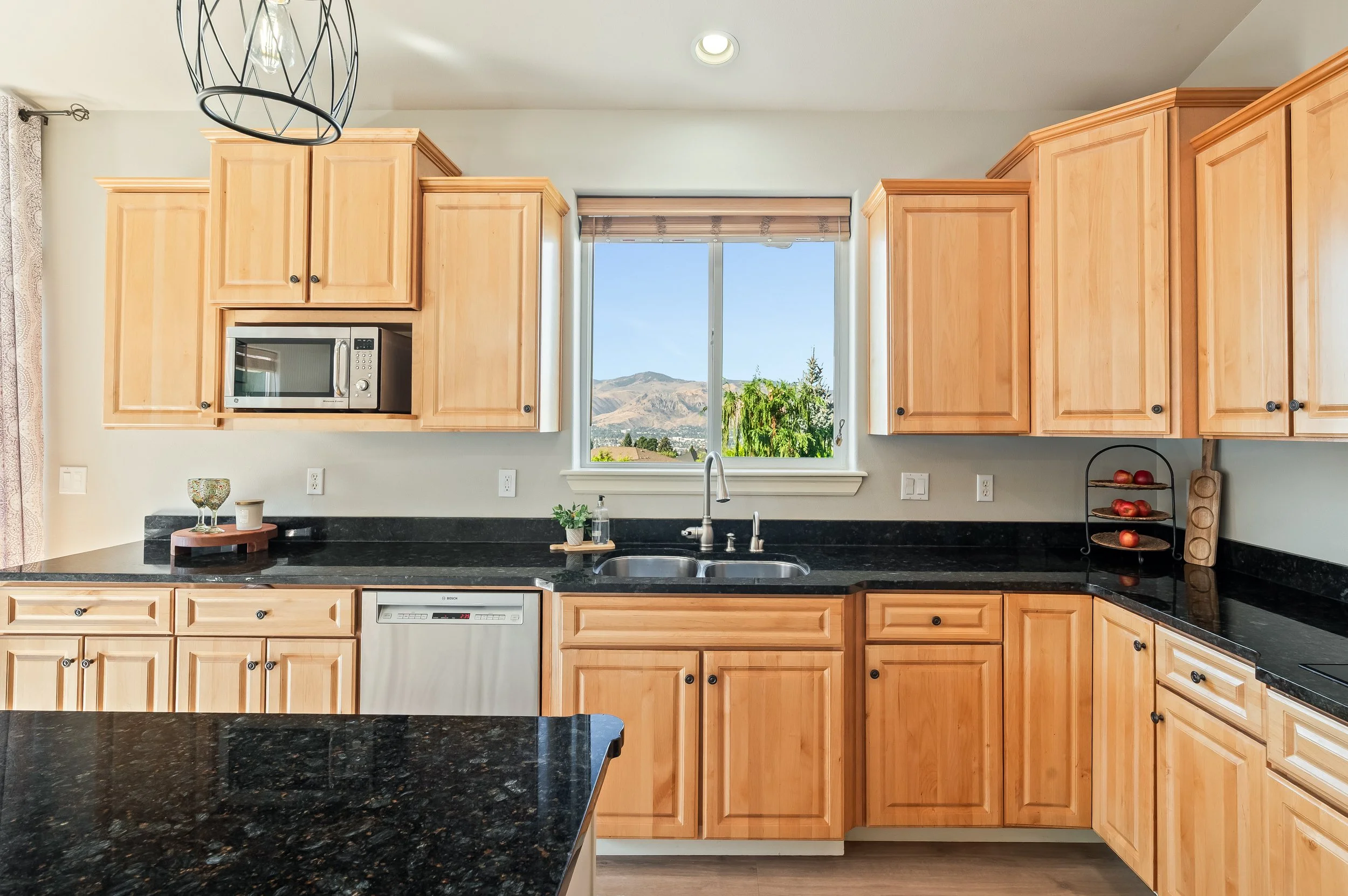 824_Briarwood_Terr_East_Wenatchee_DayClaridge Media-37.jpg