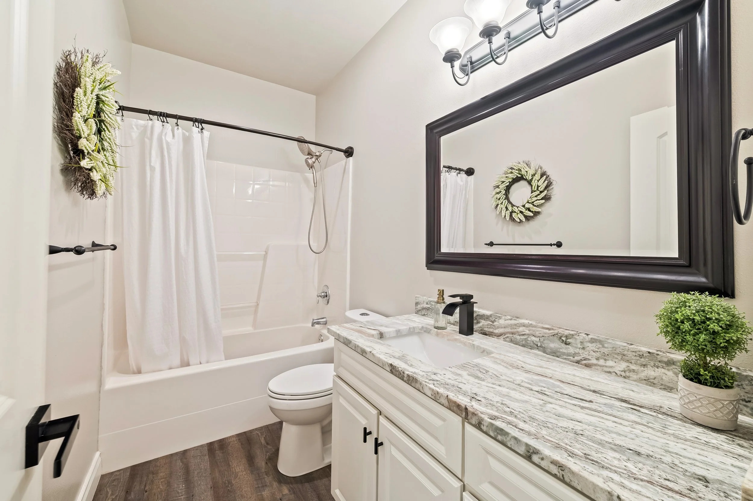 824_Briarwood_Terr_East_Wenatchee_DayClaridge Media-11.jpg