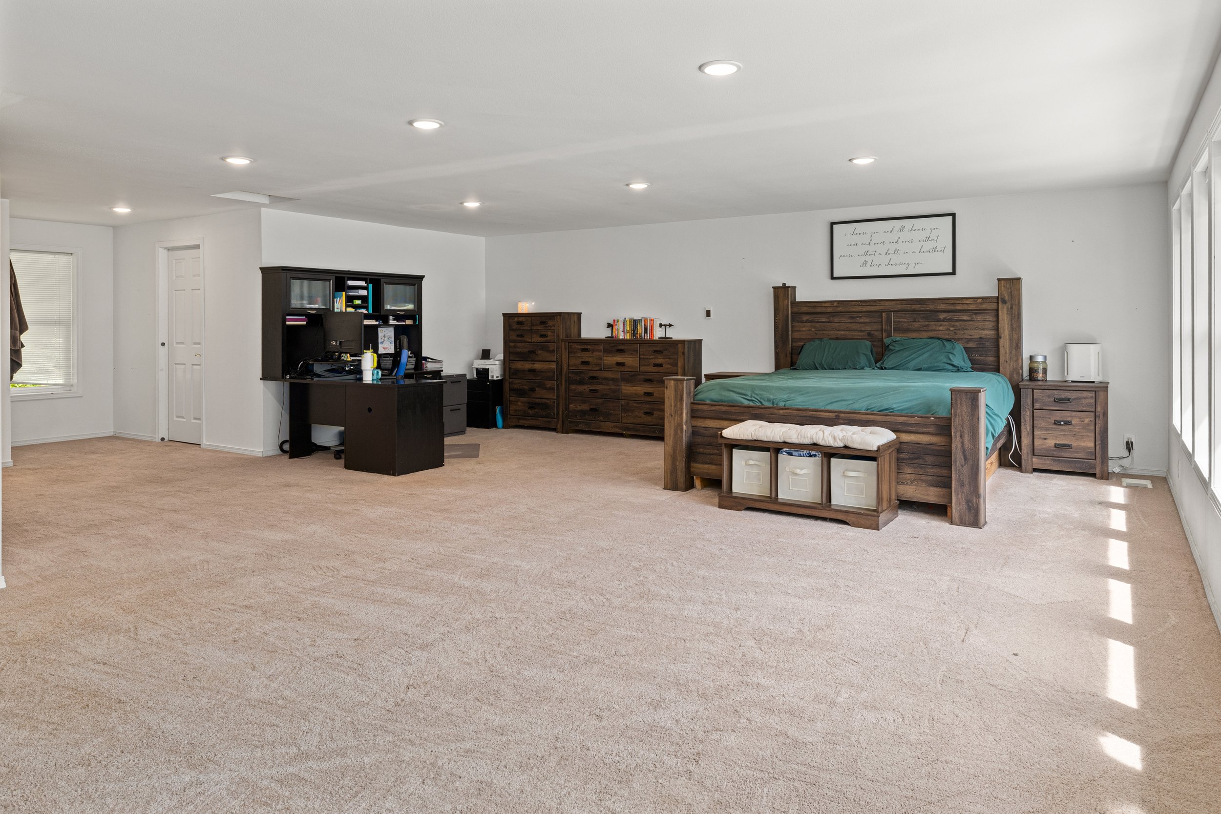 primary bed 2.jpg