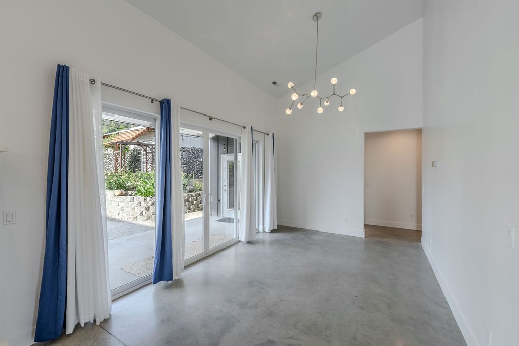 dining room.jpg