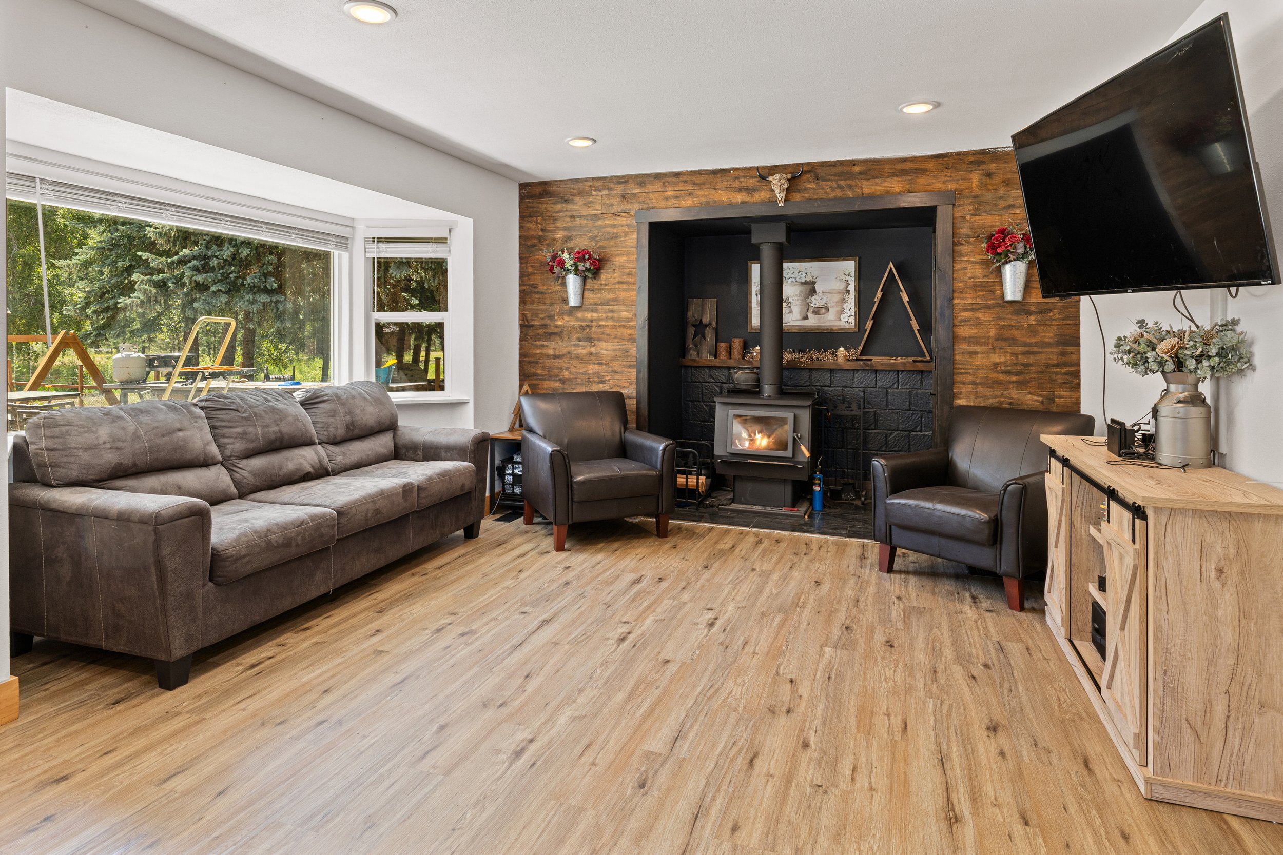 livingroom 3 good.jpg