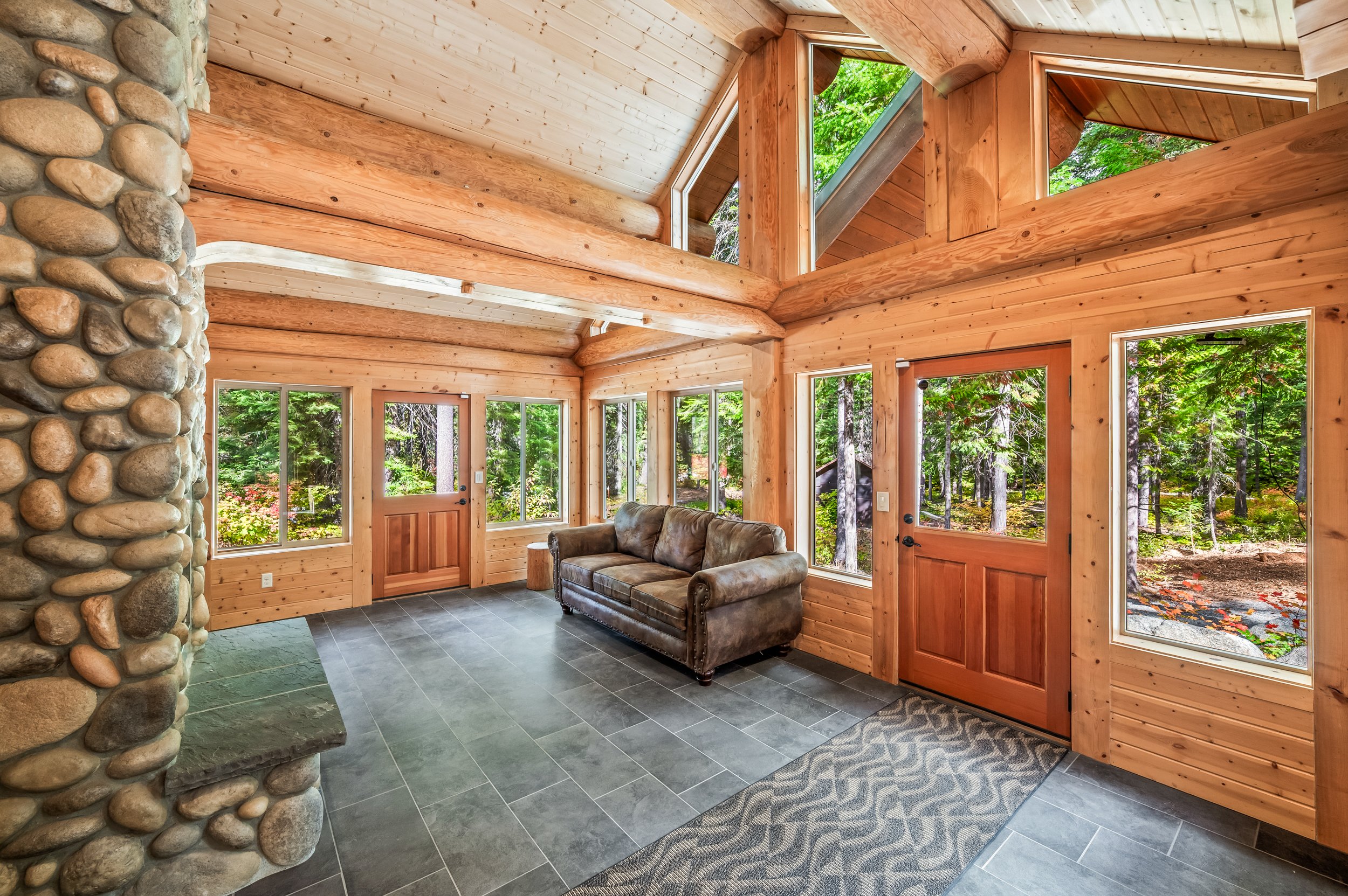 304_Dr_Bob_Creek_Rd_Leavenworth_Interior_Claridge_Media_Photos-2.jpg