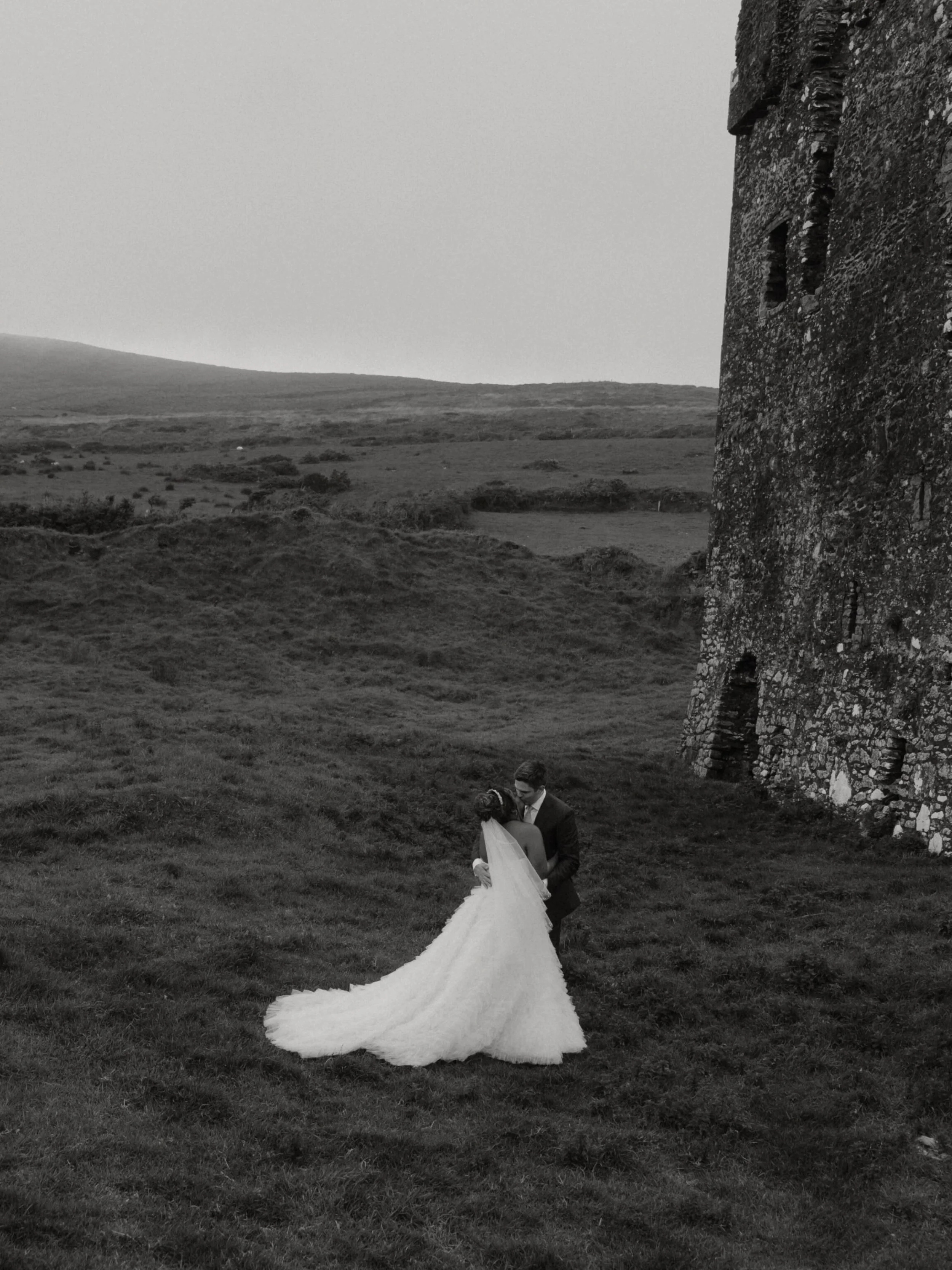 An Irish elopement straight out of a fairytale💚✨️. This beautiful couple came all the way from California to make their elopement dreams a reality. After having a big wedding last year that didn't quite feel like what they had envisioned for themsel
