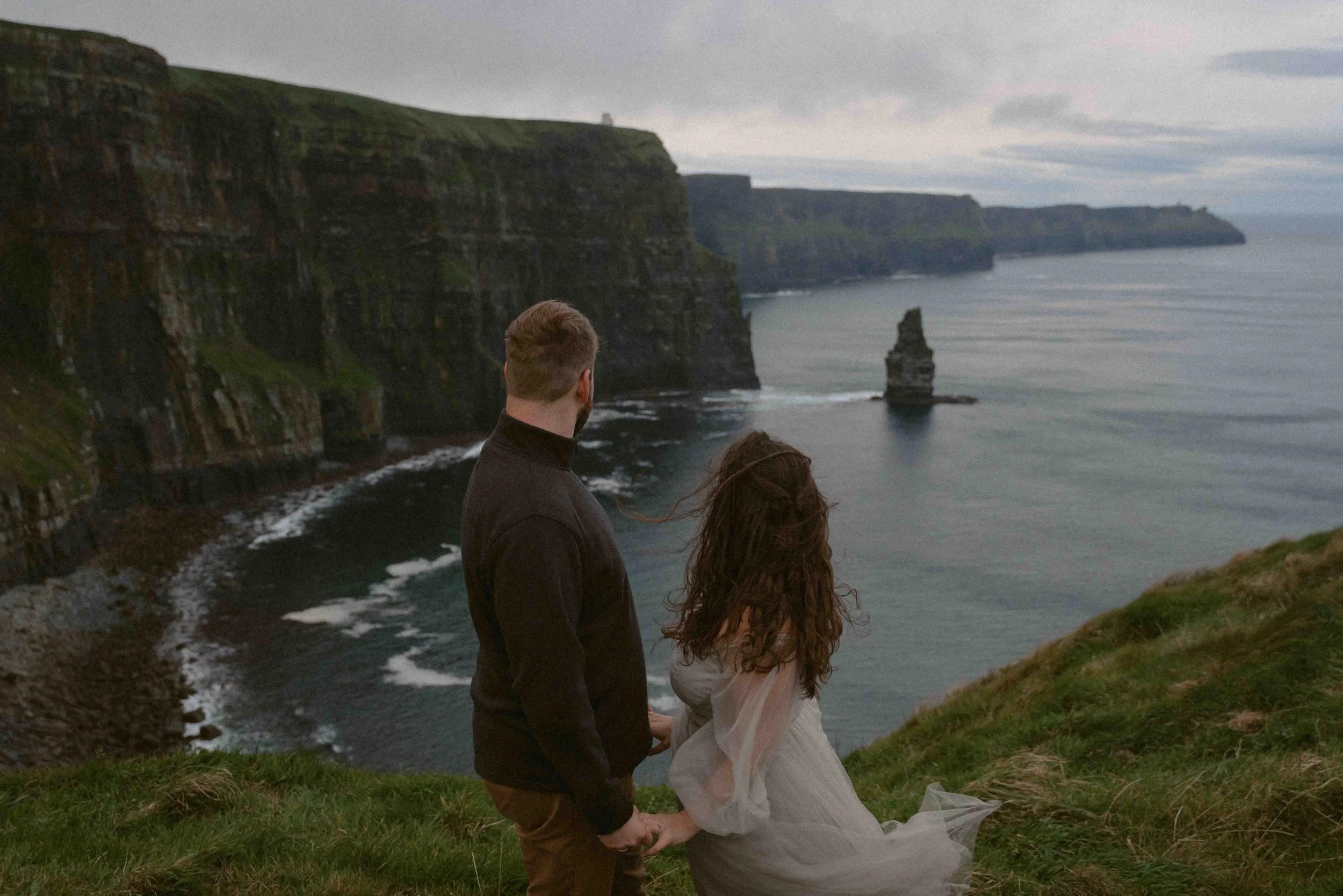 cliffs-of-moher-engagement-photos (31 of 63).jpg