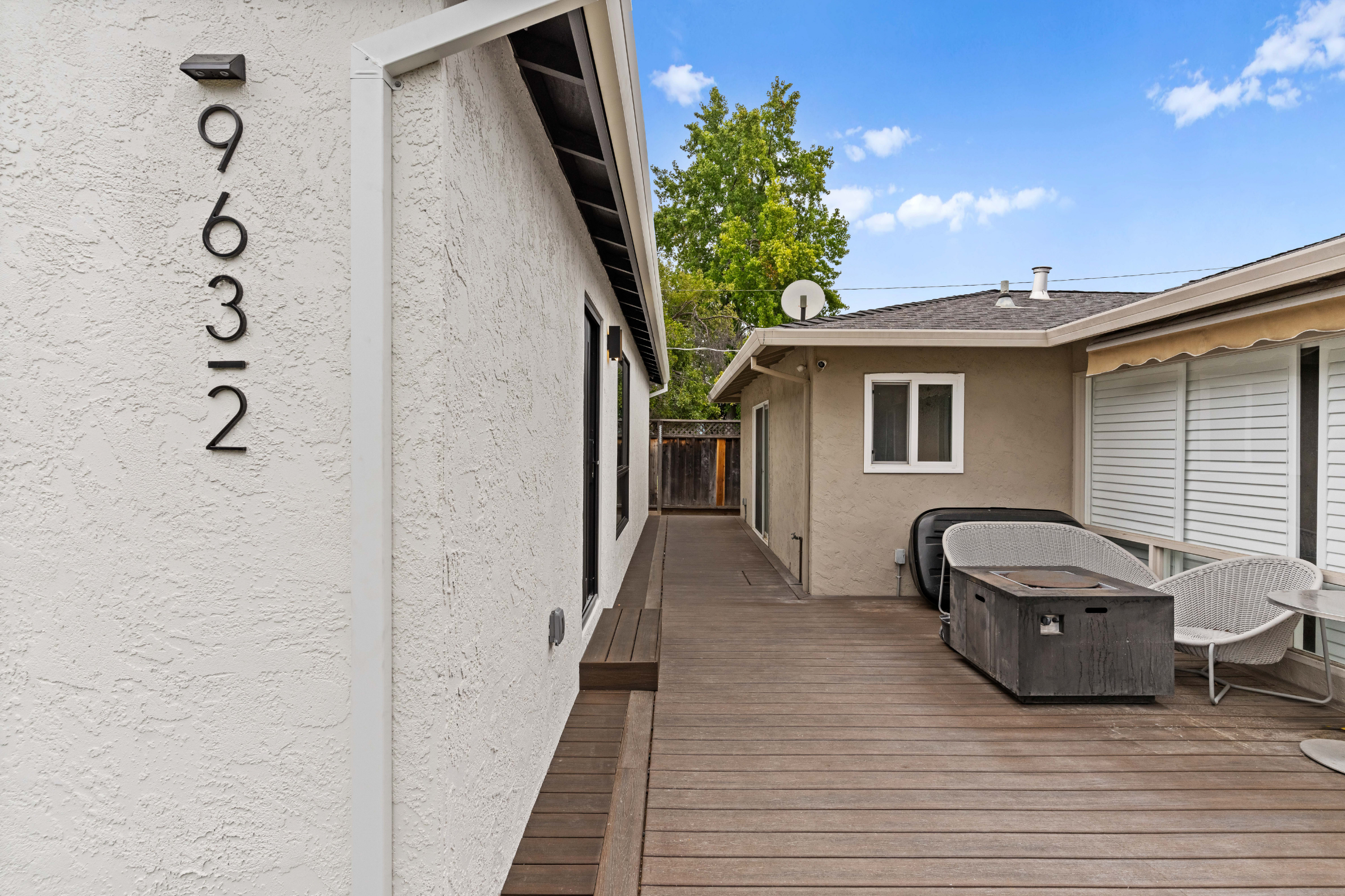 Detached ADU in San Jose featuring a private entrance, composite deck, and low-maintenance outdoor living space.