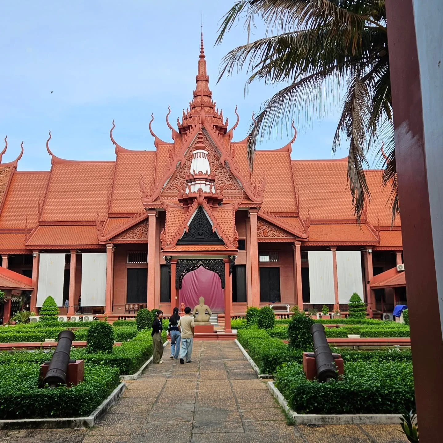 Out and about in Phnom Penh, the National Museum, a blessing by a Buddhist monk, at a temple.  Then, lunch with the locals at the central market but lost my nerve at trying the fried tarantula, crickets and cockroach. The frog legs looked okay!😱 Roy