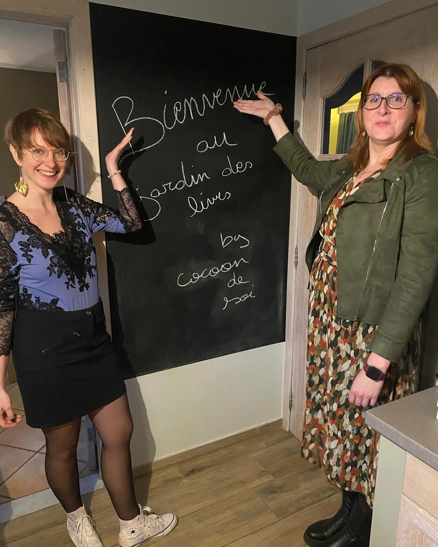 Une bulle de bien-&ecirc;tre chez @cocoondesoi1106 (Namur, Belgique).
Un accueil chaleureux et tout doux. 🌸🌸🌸
Des lecteurs incroyablement adorables et nombreux.
Des retrouvailles joyeuses et d&eacute;couvertes d&rsquo;auteurs.
Merci Jennifer Davin