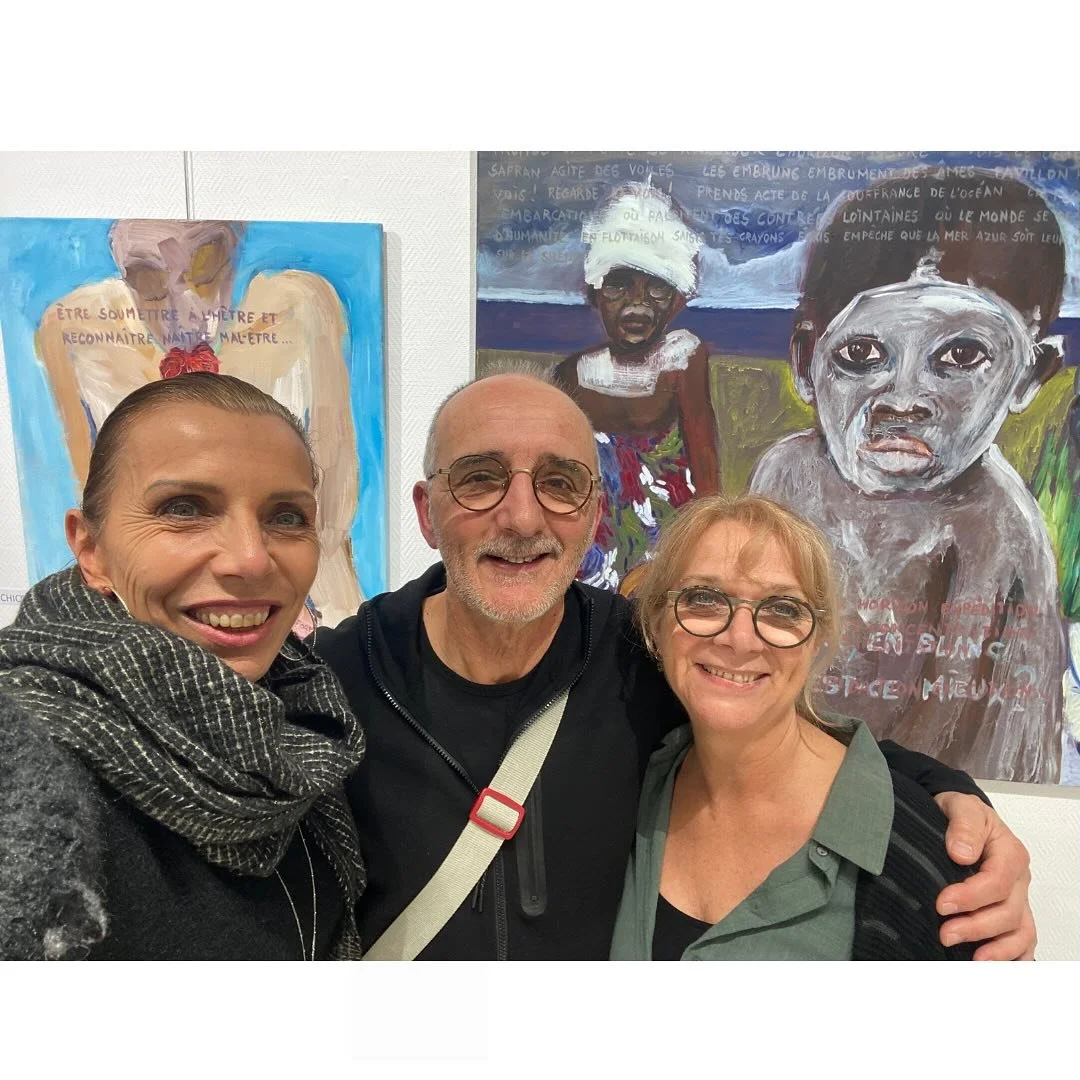 Emilio Sanchez Chico, ami de @dominiquevancotthem et peintre talentueux, exposait 2 toiles incroyables &agrave; Angleur, Belgique.

Sur l&rsquo;une d&rsquo;elle, Emilio a pos&eacute; les mots de Dominique, un slam &eacute;crit sans concertation mais 