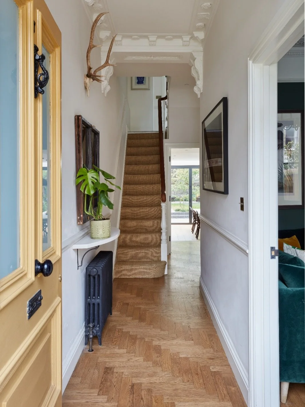 Happy Friday✨

From grey and boring to bright, fresh, and full of light💛

#interiordesign #interiordecor #transformation #londoninteriors