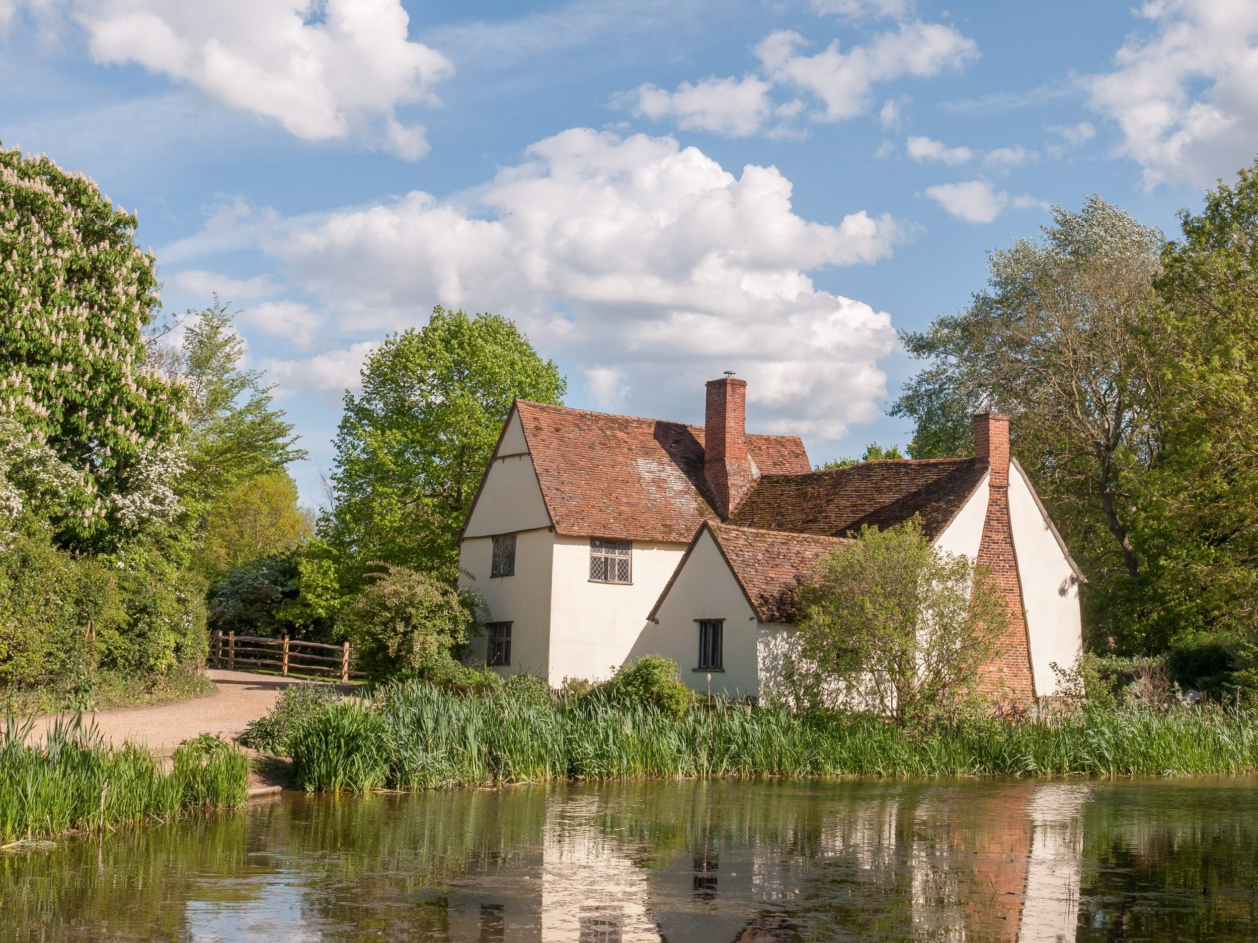 Willy+lott%27s+cottage+flatford+mill+east+bergholt+dedham+spring%3B+essex%3B+england%3B+uk+%281%29.jpg