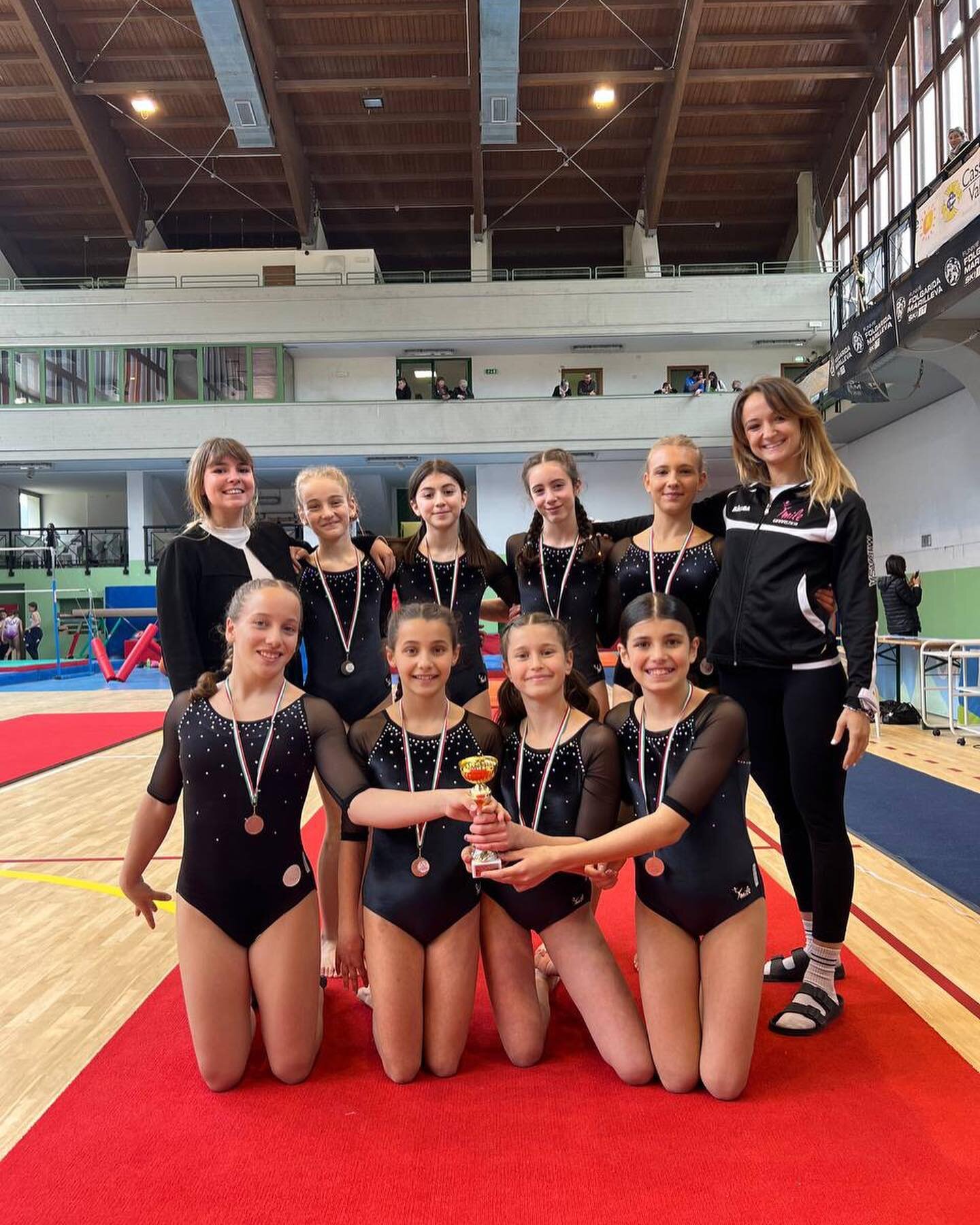 Anche oggi saliamo sul podio 🥰 🏆
23 febbraio Mezzana - serie D silver LB/LB3
Precisione e sicurezza per le atlete in gara oggi. 

3^ posto squadra Allieve LB composta da Cami, Ines, Alice e Emma 

3^ posto squadra Allieve LB3 composta da Anna S, Ga