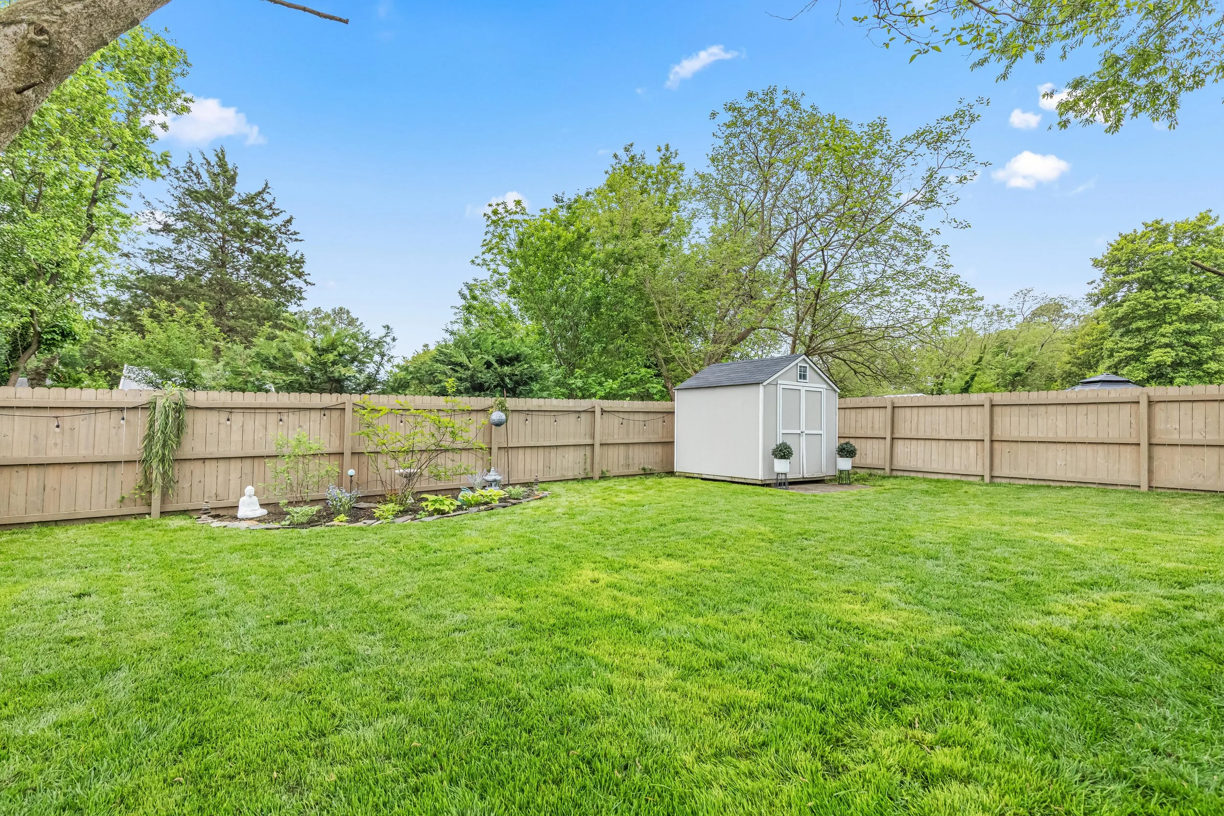 The lovely backyard is perfect for pets, children's play and BBQs.