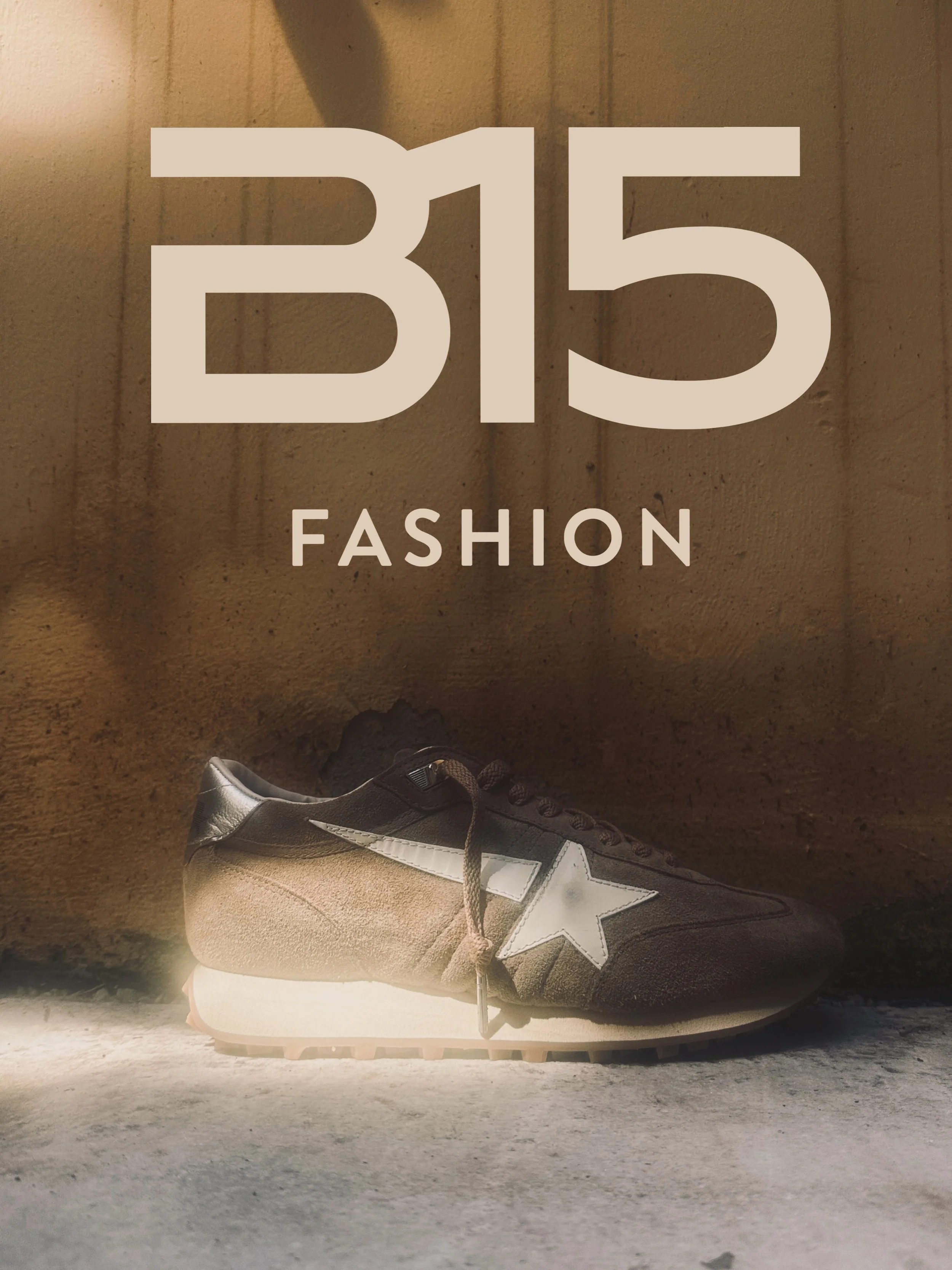 ✨ B15 FASHION PR&Auml;SENTIERT ✨

Golden Goose Fall/Winter 2026 &ndash; ab sofort exklusiv bei uns.

Der ikonische Used-Look neu interpretiert: edle Materialien, tiefe Herbstt&ouml;ne, zeitlose Details f&uuml;r die kalte Saison. Eine Kollektion f&uum
