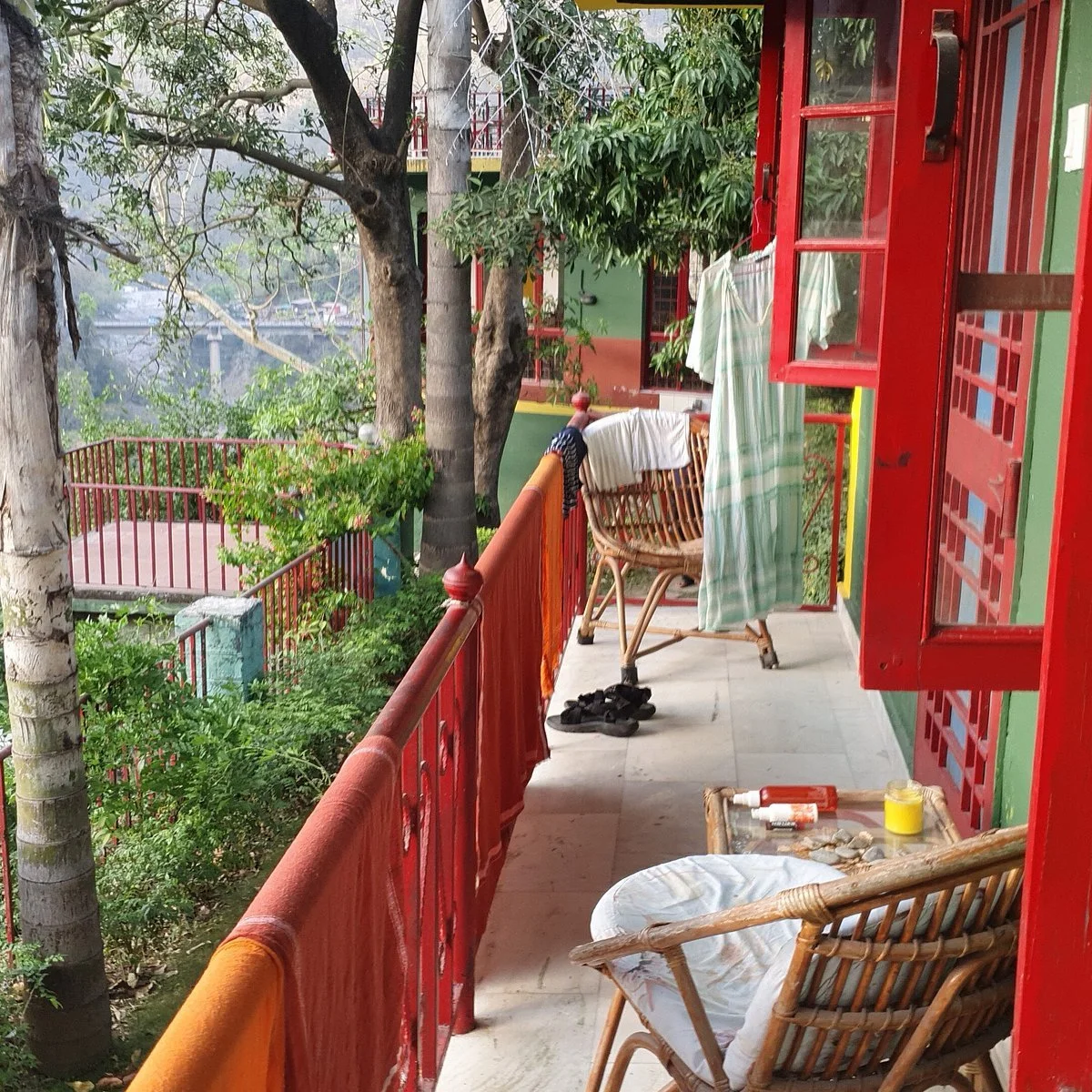 anandalokrishikesh.jpg