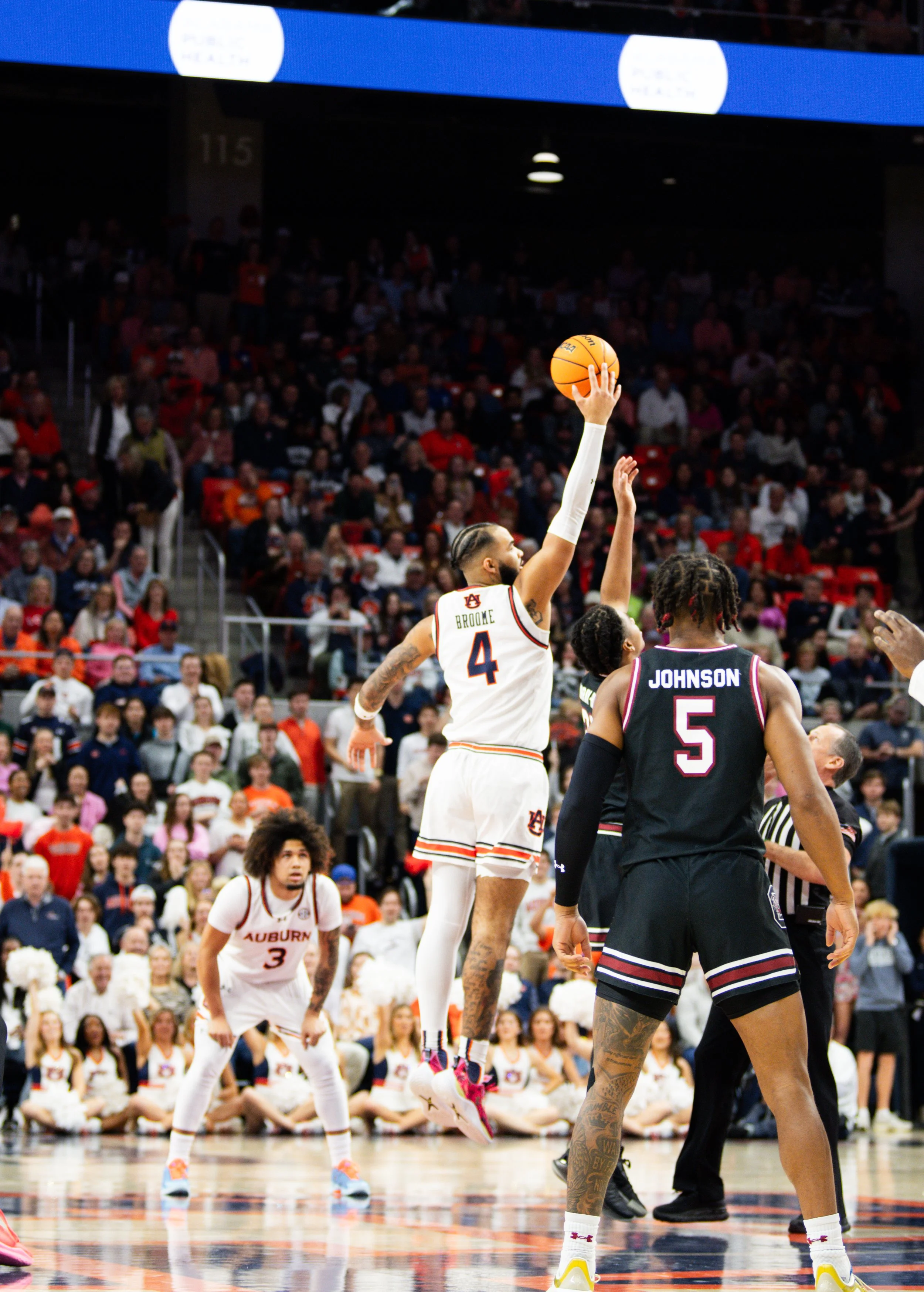 lawton bball-036.JPG