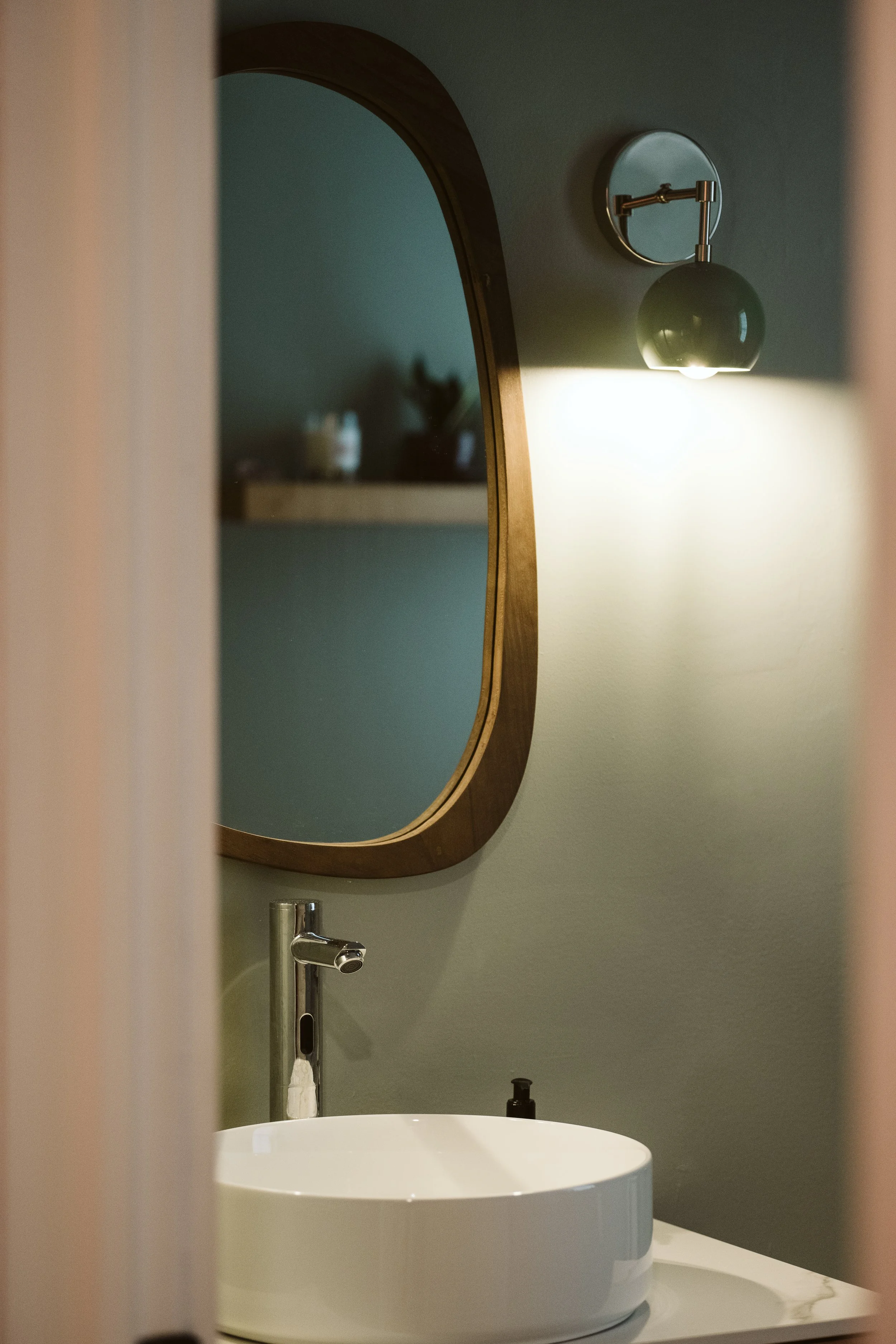 laura-mares-photography-pittsburgh-branding-photographer-modern-moon-100.jpg