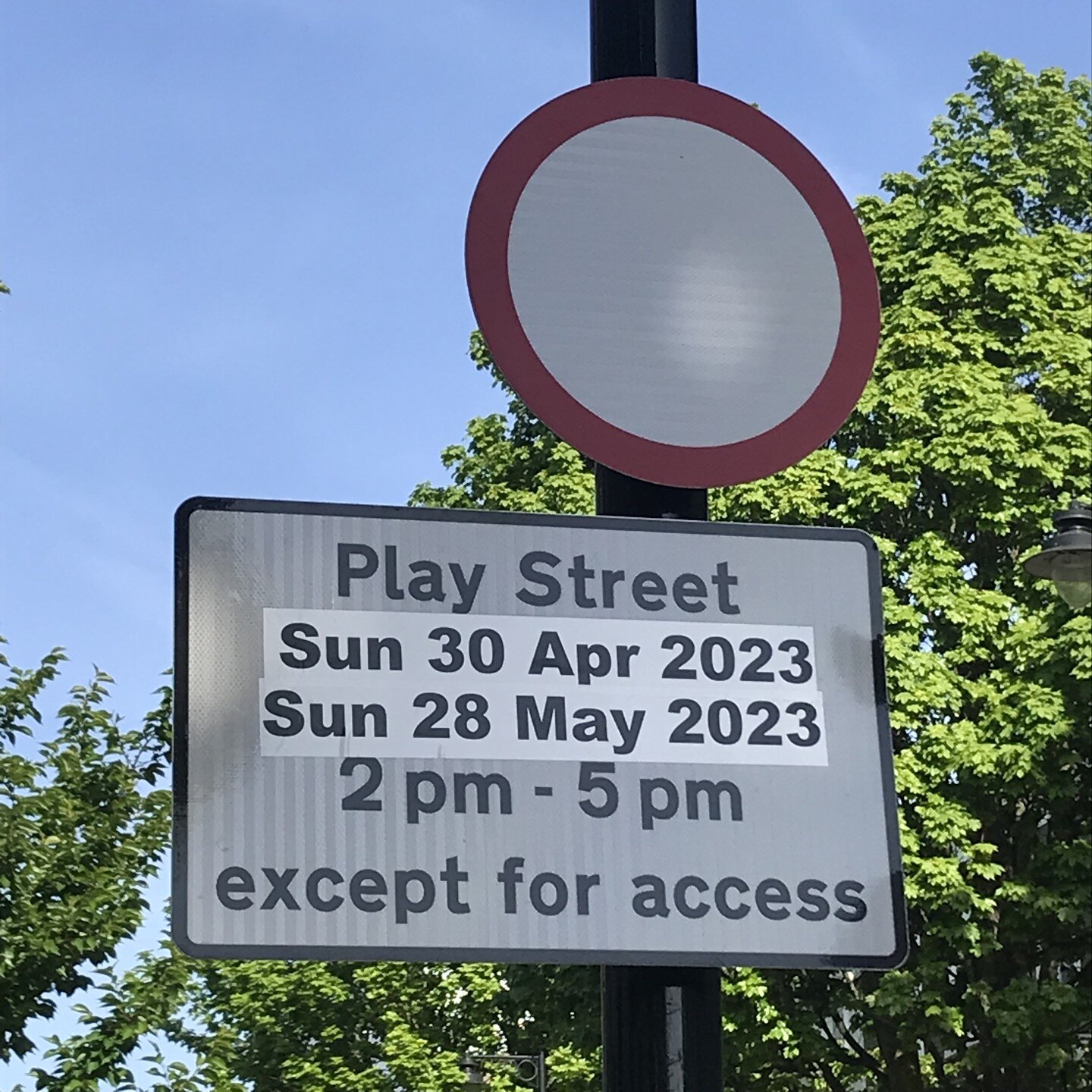 No need to wait for a coronation for a street party - around the corner from our studio is Offord Road which becomes a 'play street' once a month! Wonderful to see. Well done Offord Road and Islington. 

More at playingout.net and londonplaystreets.o