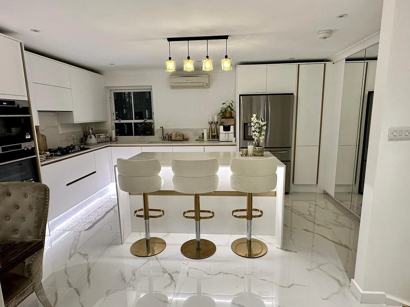 Our clients new kitchen and dining area. 

 #buildlondon #construction #london #renovation #homerenovation #build #carpentry #londonconstruction #extension #londondeck #refurbishment #kitchen #bathroom #landscapedesigner #skilled #conversion #instagr