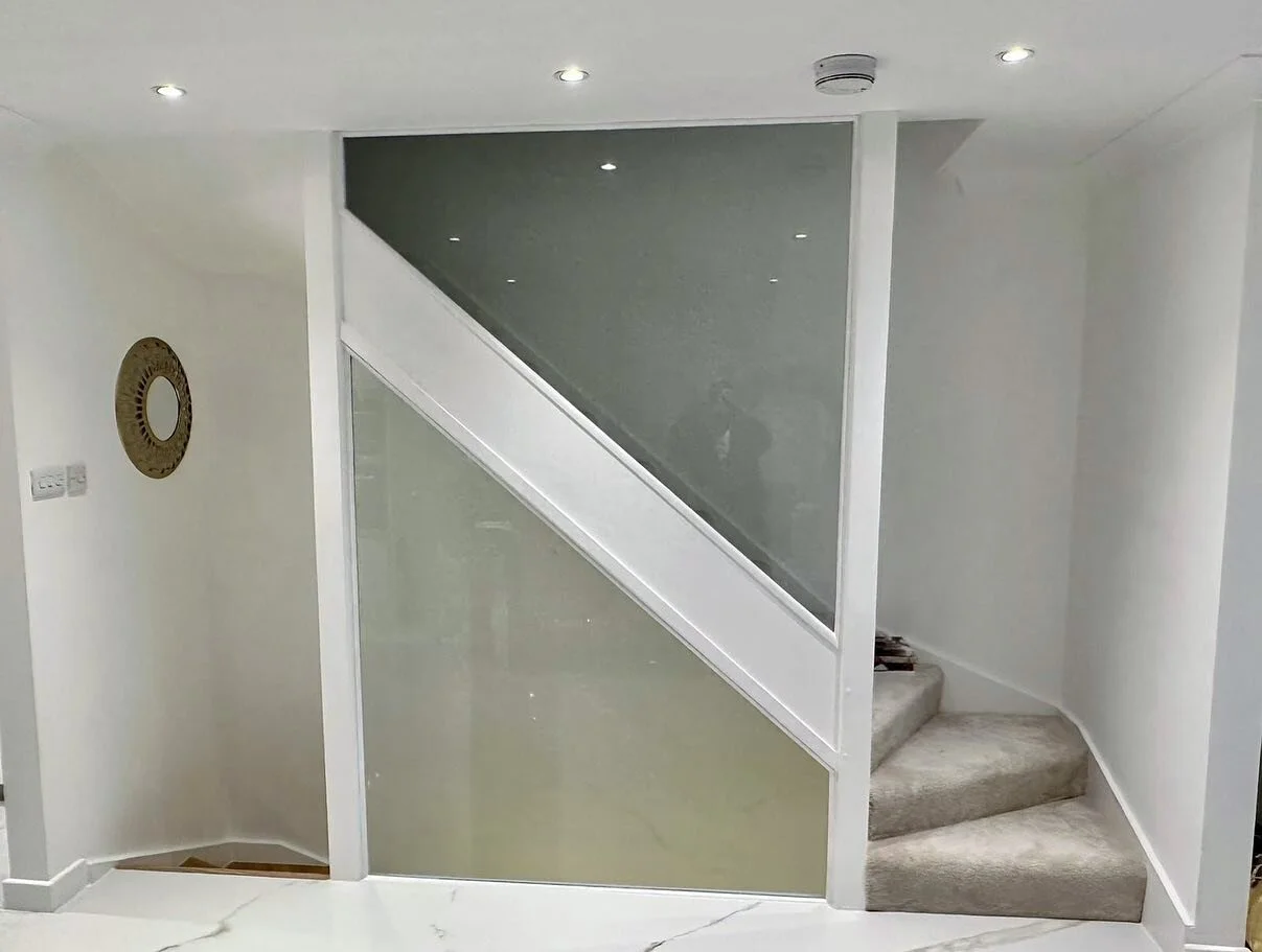 New staircase with glass balustrade 

#buildlondon #construction #london #renovation #homerenovation #build #carpentry #londonconstruction #extension #londondeck #refurbishment #kitchen #bathroom #landscapedesigner #skilled #conversion #instagram #re