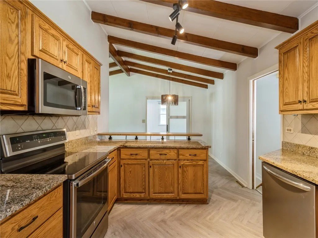 kitchen 4.jpg