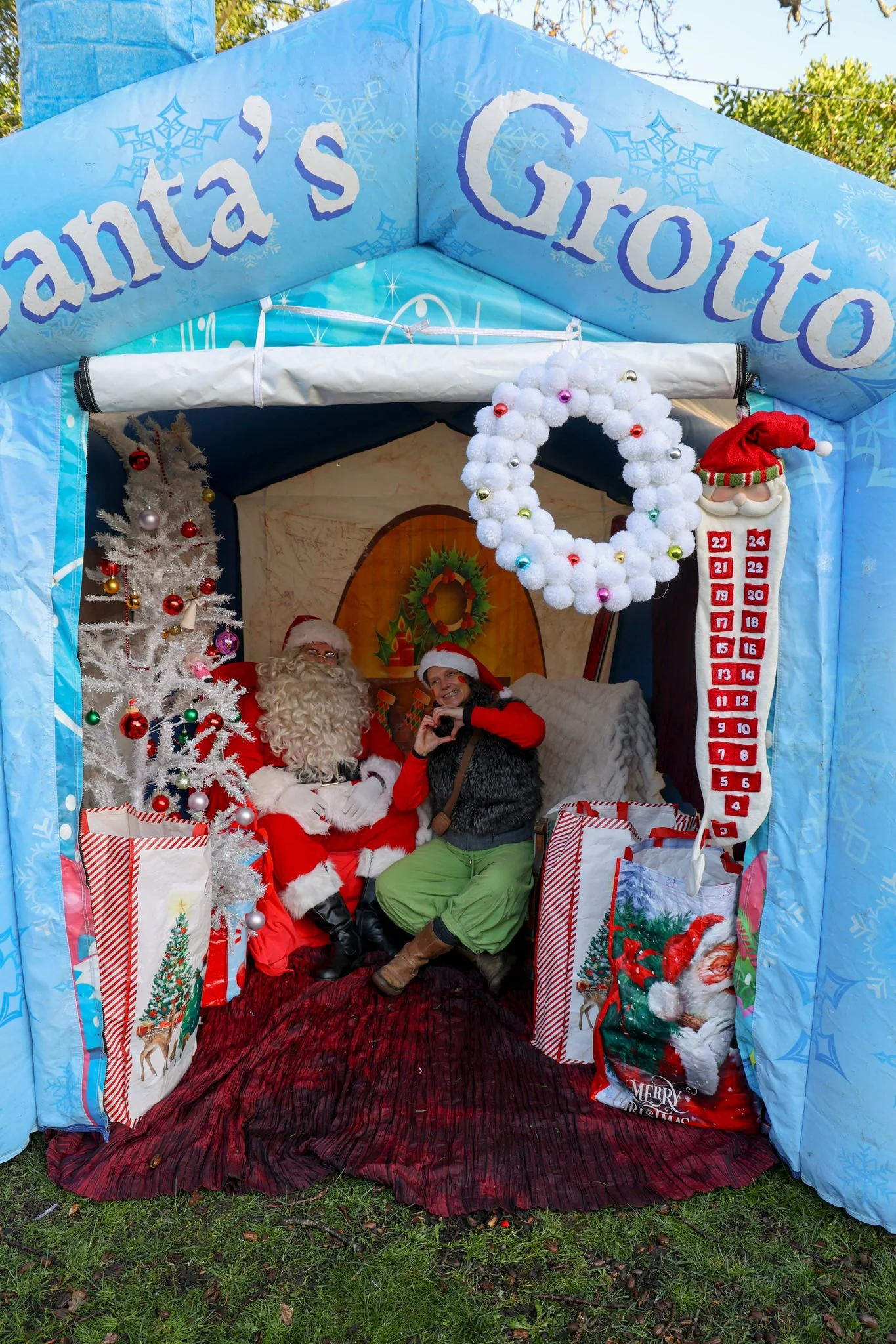 Christmas on the Green 25-52.jpg