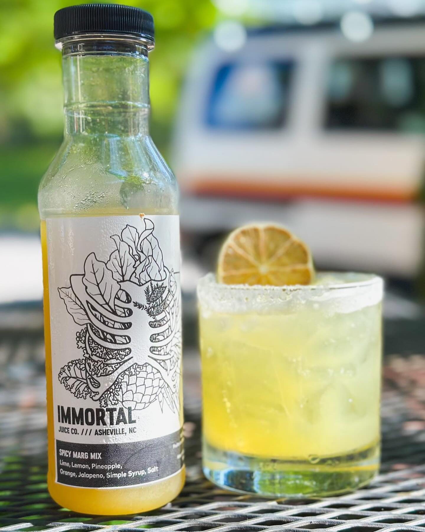 A big thank you to @beradu.blkmtn for snagging this pic! Come out and experience our spicy margarita mix&mdash;it&rsquo;s a must-try!

#coldpressed #organic #spicymargarita