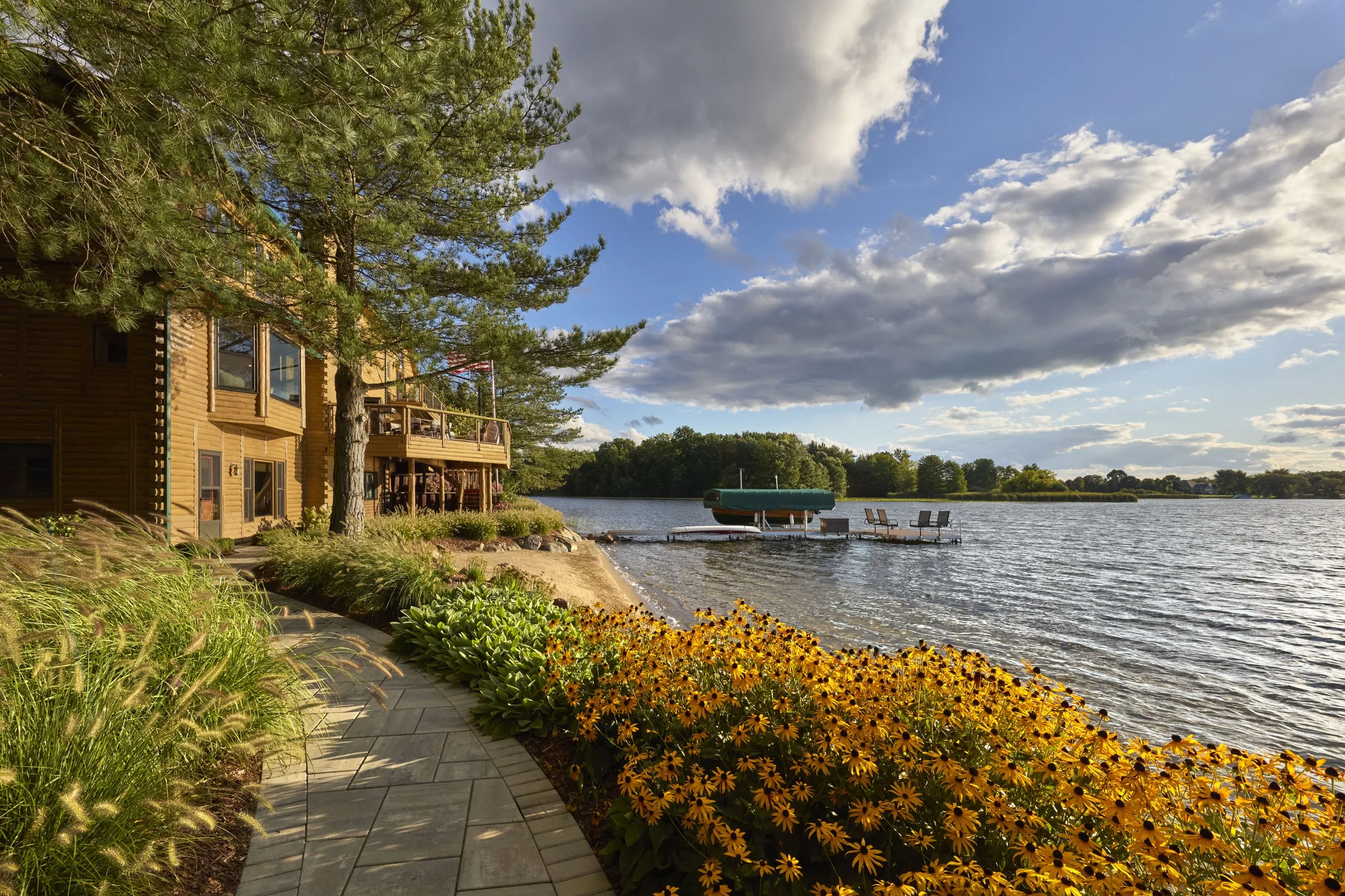 Lakeside Lodge