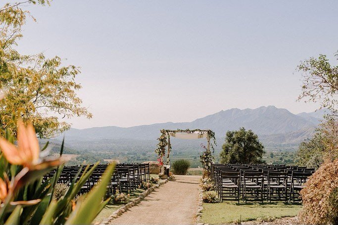 Serene scenes before an October wedding on Meditation Mount. 
.
.
.
.
@little_creek_events_inc 
@brandi.crockett.photo 
@meditationmount 
.
.
. 
.

#wedding #weddingphotography
#weddingplanner #weddinginspo #bride
#californiawedding #luxurywedding
#e