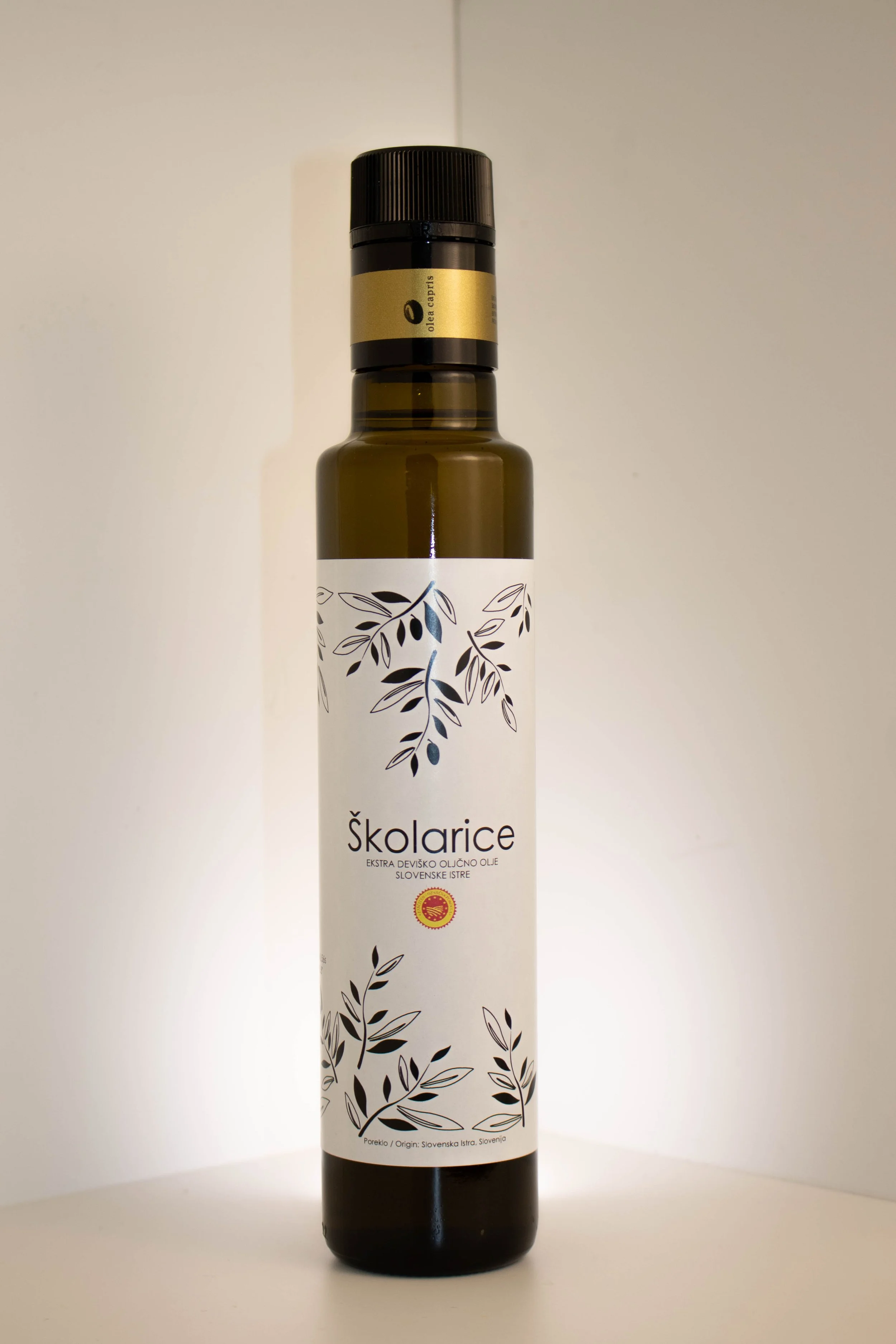 Ekstra deviško oljčno olje Školarice ZOP 0,25 L