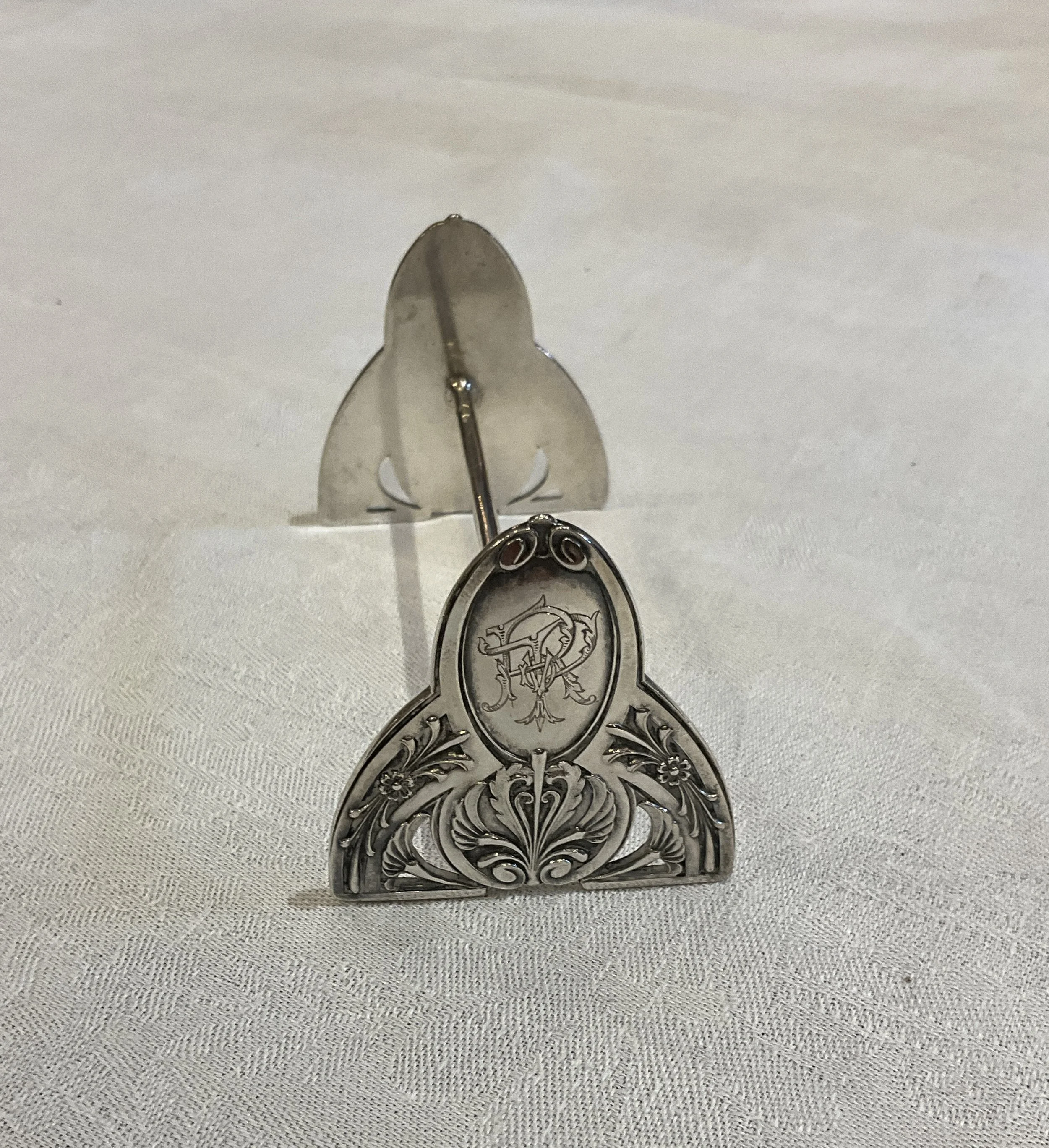 ST104 Lucullus Antiques Continental Antique Large Plated Silver Knife Rests, Set of Ten-2.jpg