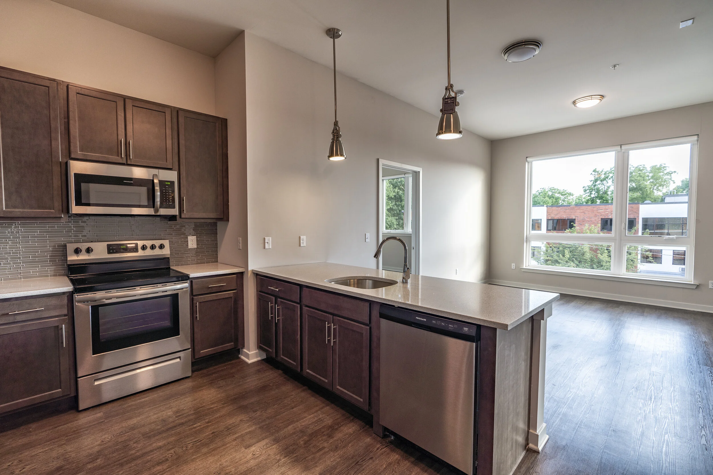 Kitchen 2.jpg