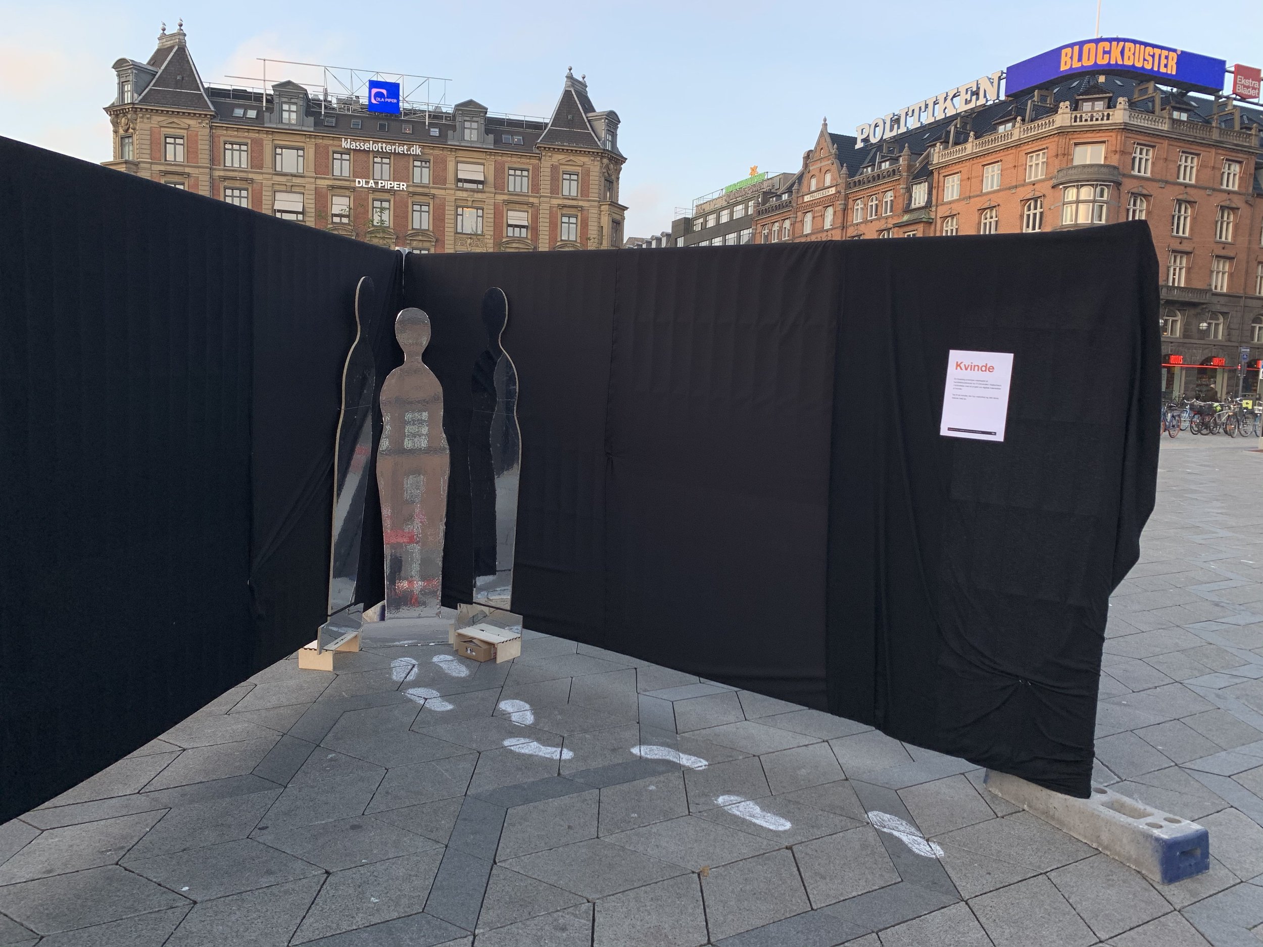 An interactive design emphasizing the gravity of digital violence