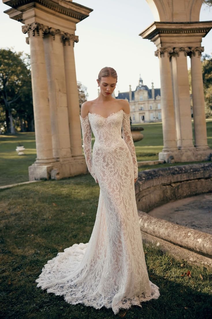 Luxury Lace Fit-and-Flare Wedding Gown by Lihi Hod.jpeg