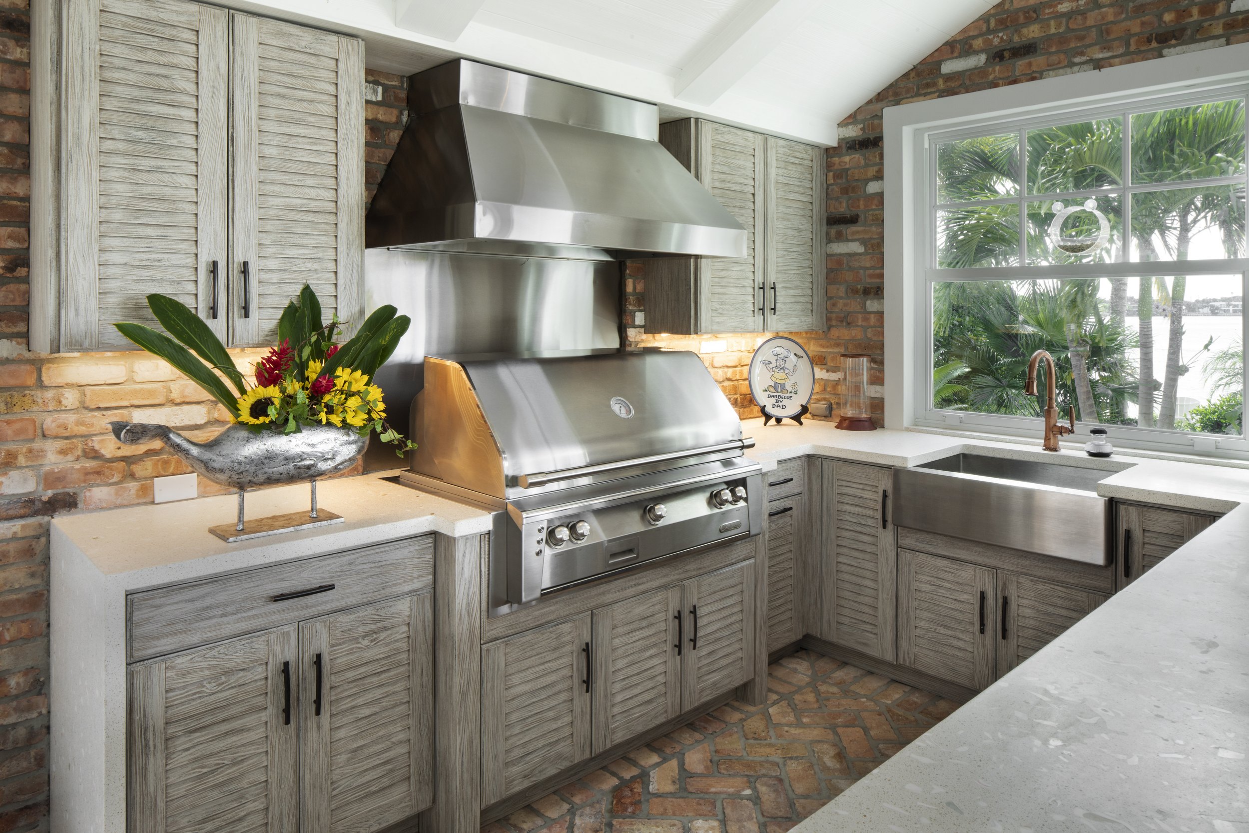 Palm-Beach-Cabinet-beach-house-outdoor-kitchen-NatureKast.JPG