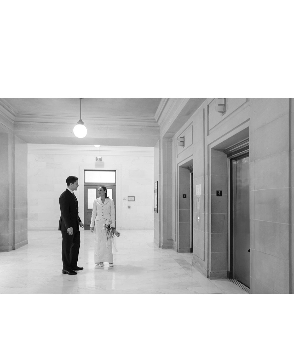 A modern love story in the heart of San Francisco ❤️

#SanFranciscoWedding #ModernRomance #BayAreaBride #GlassHouseFlora #SFWeddingFlorist 

Photographer | @catcoppenrathphoto 
Florist | @glasshouse.flora 
Planer | @aboutjoyevents 
Bride | @catmccorm