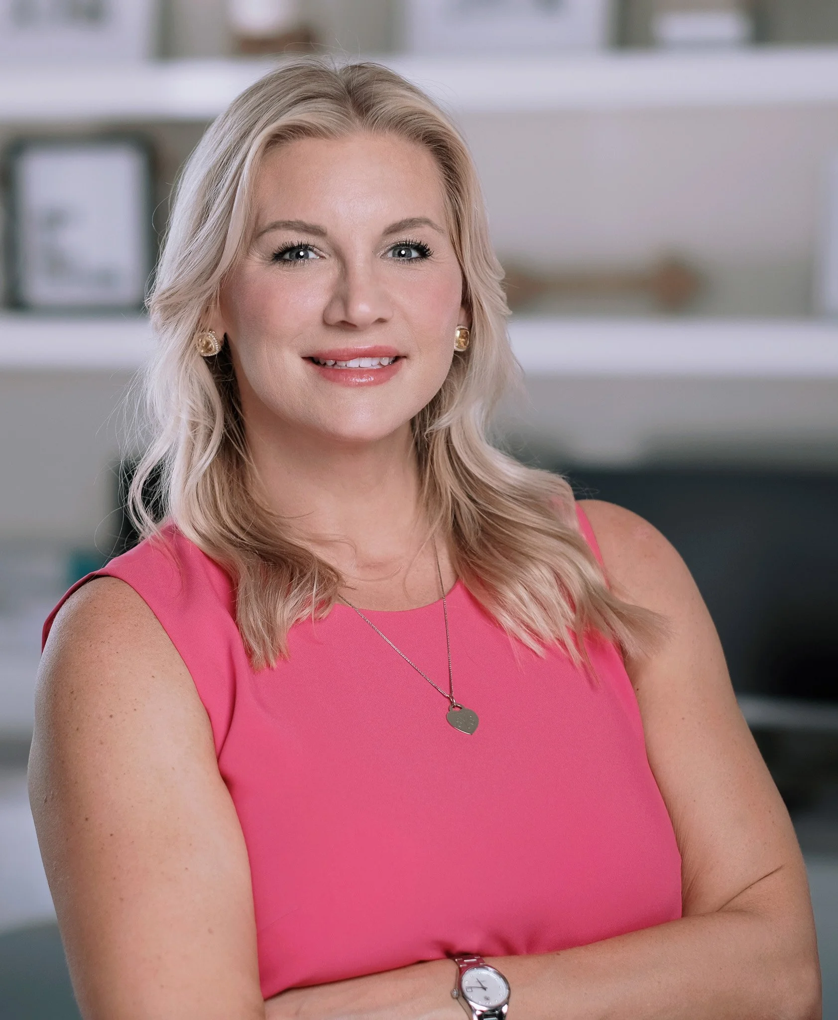 Clean Studio Professional Portrait (Female)
Professional studio portrait of a businesswoman photographed with soft flattering light for corporate branding, magazine features, and website imagery.